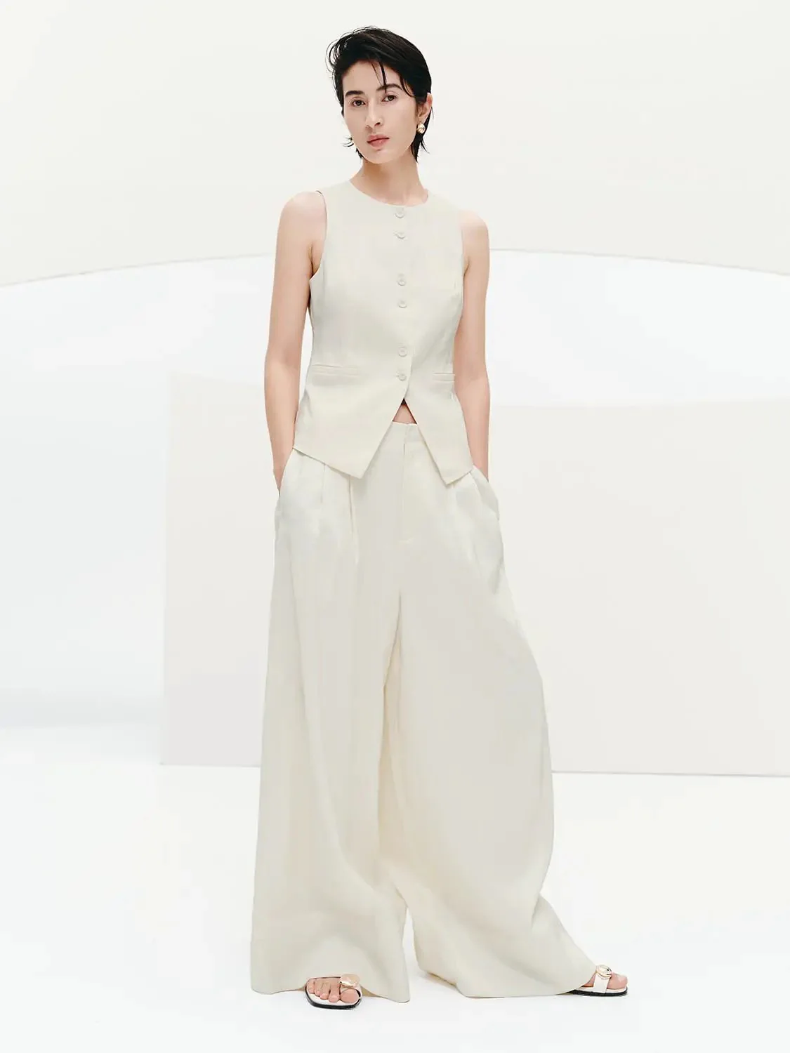 15400-linen-blend-pleated-wide-leg-pants-3.webp Linen Blend Pleated Wide Leg Pants