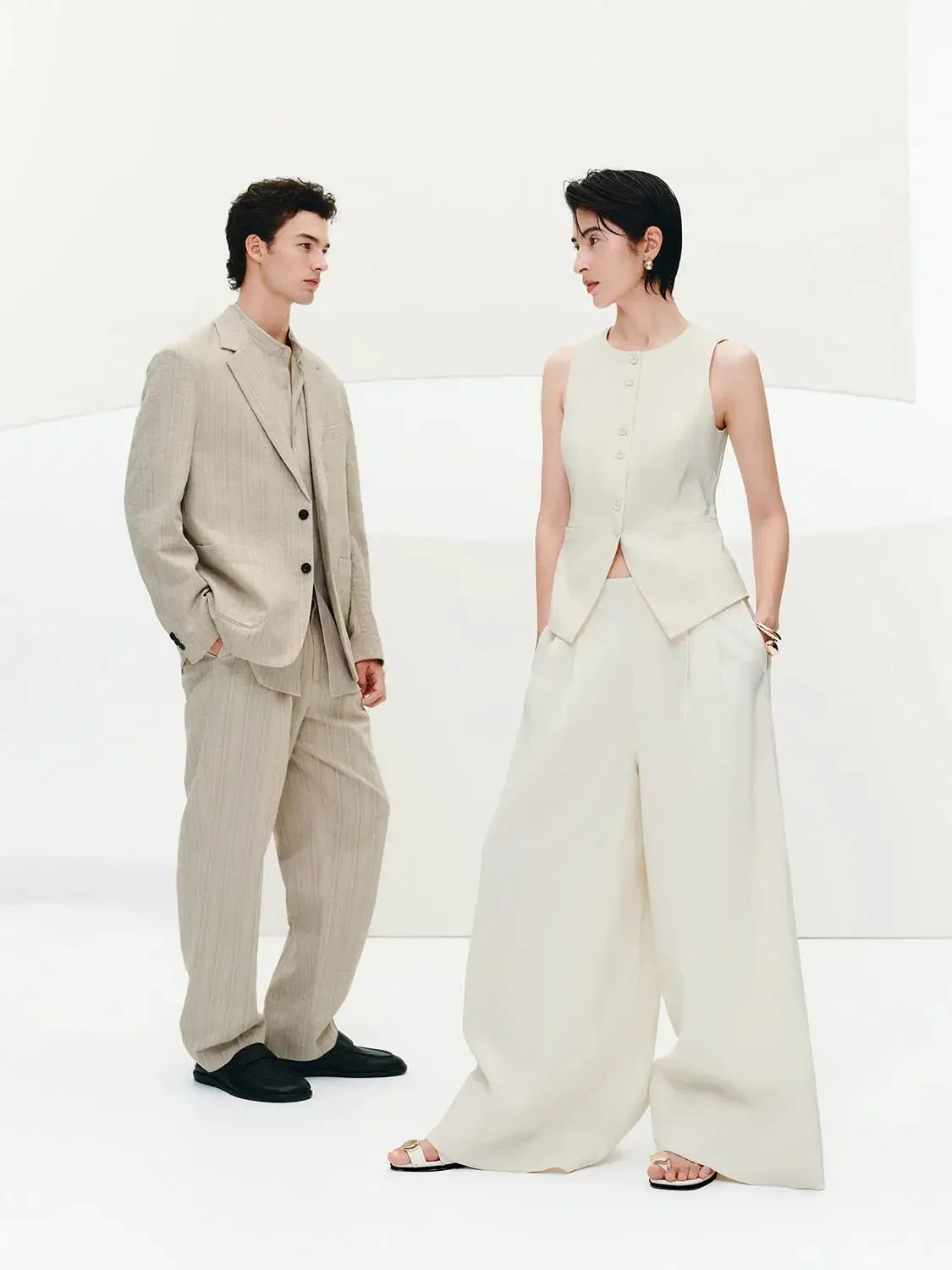 15400-linen-blend-pleated-wide-leg-pants-7.webp Linen Blend Pleated Wide Leg Pants