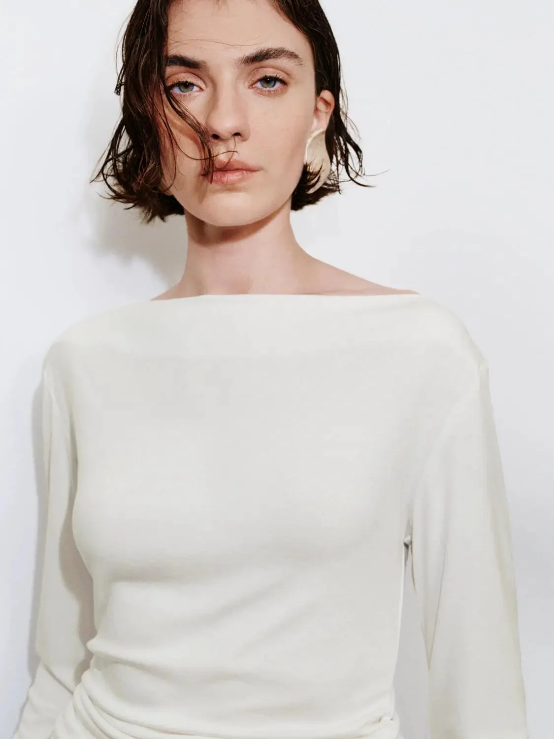 15414-viscose-one-shoulder-ruched-long-sleeve-top-3.webp Viscose One Shoulder Ruched Long Sleeve Top