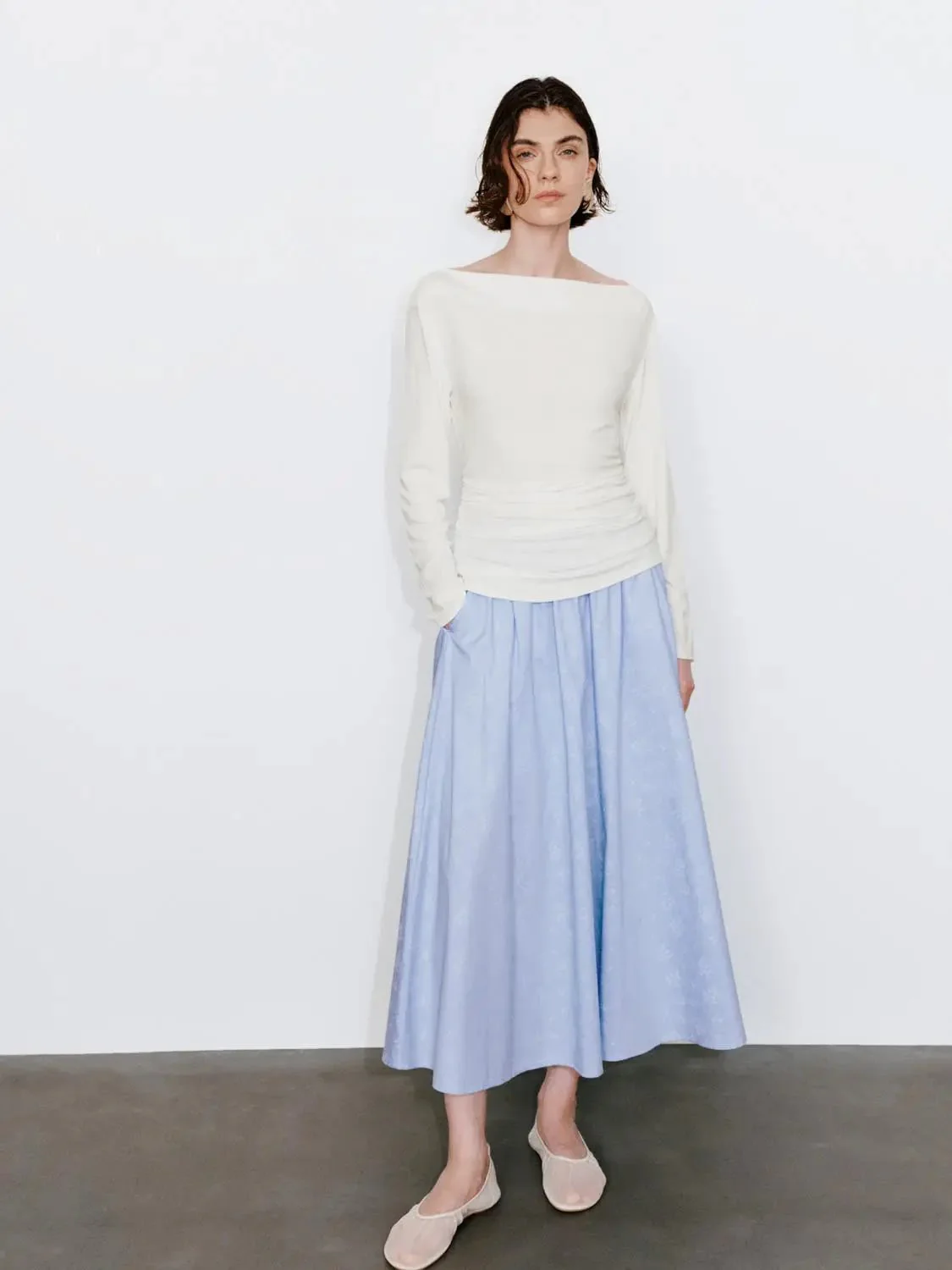 15414-viscose-one-shoulder-ruched-long-sleeve-top-4.webp Viscose One Shoulder Ruched Long Sleeve Top