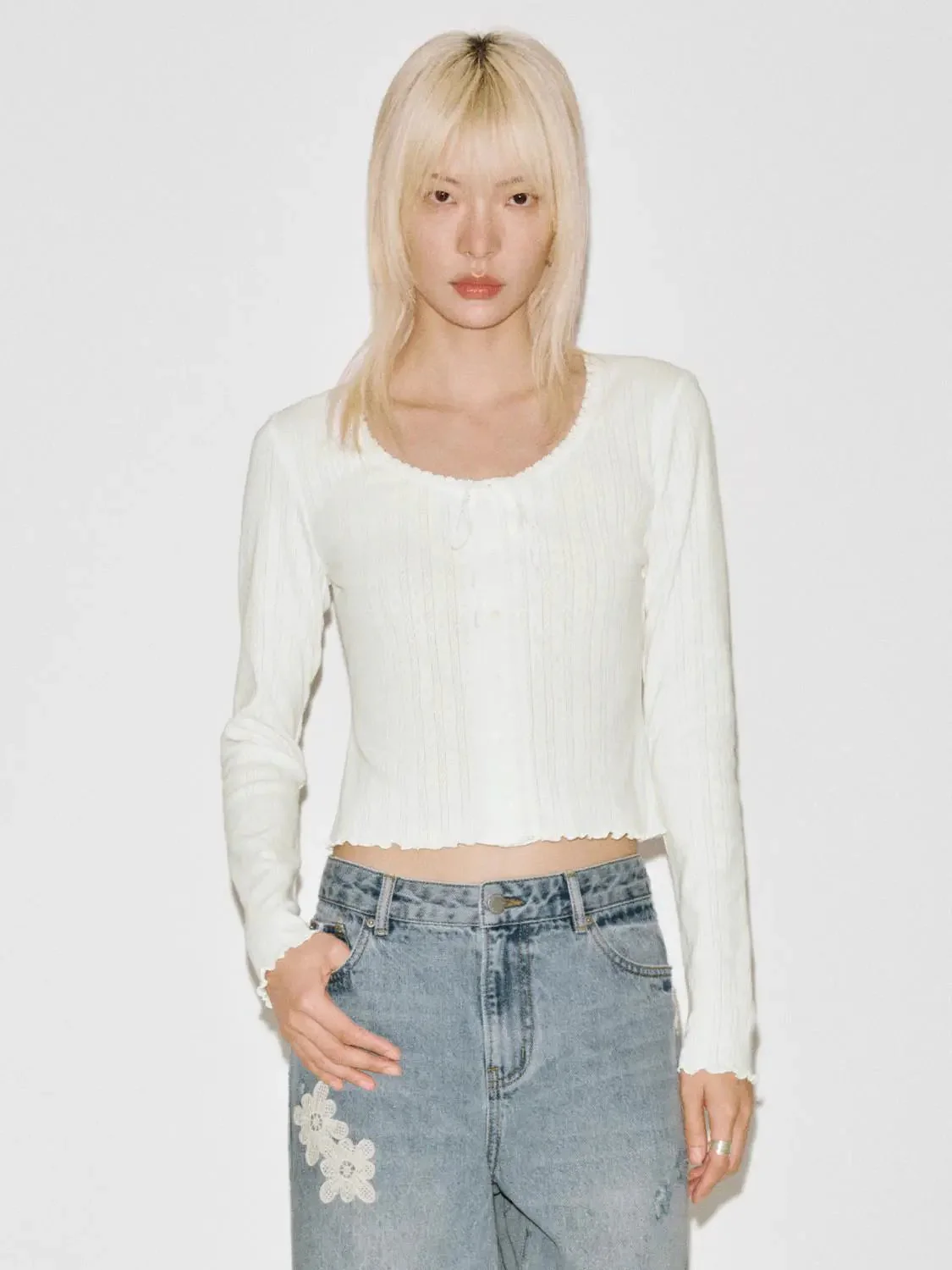 15432-bow-detail-ruffle-trim-long-sleeve-crew-neck-cotton-t-shirts-1.webp Bow Detail Ruffle Trim Long Sleeve Crew Neck Cotton T Shirts