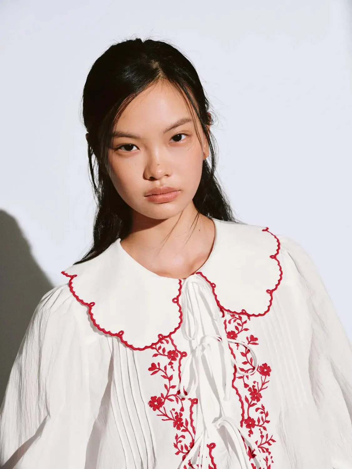 15476-contrast-ruffle-trim-tie-detail-overhead-shirts-3.webp Contrast Ruffle Trim Tie Detail Overhead Shirts