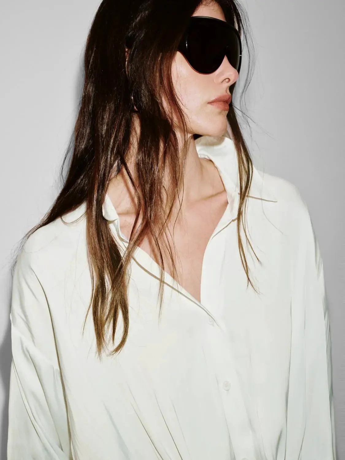 15508-twist-detail-overhead-shirts-3.webp Twist Detail Overhead Shirts