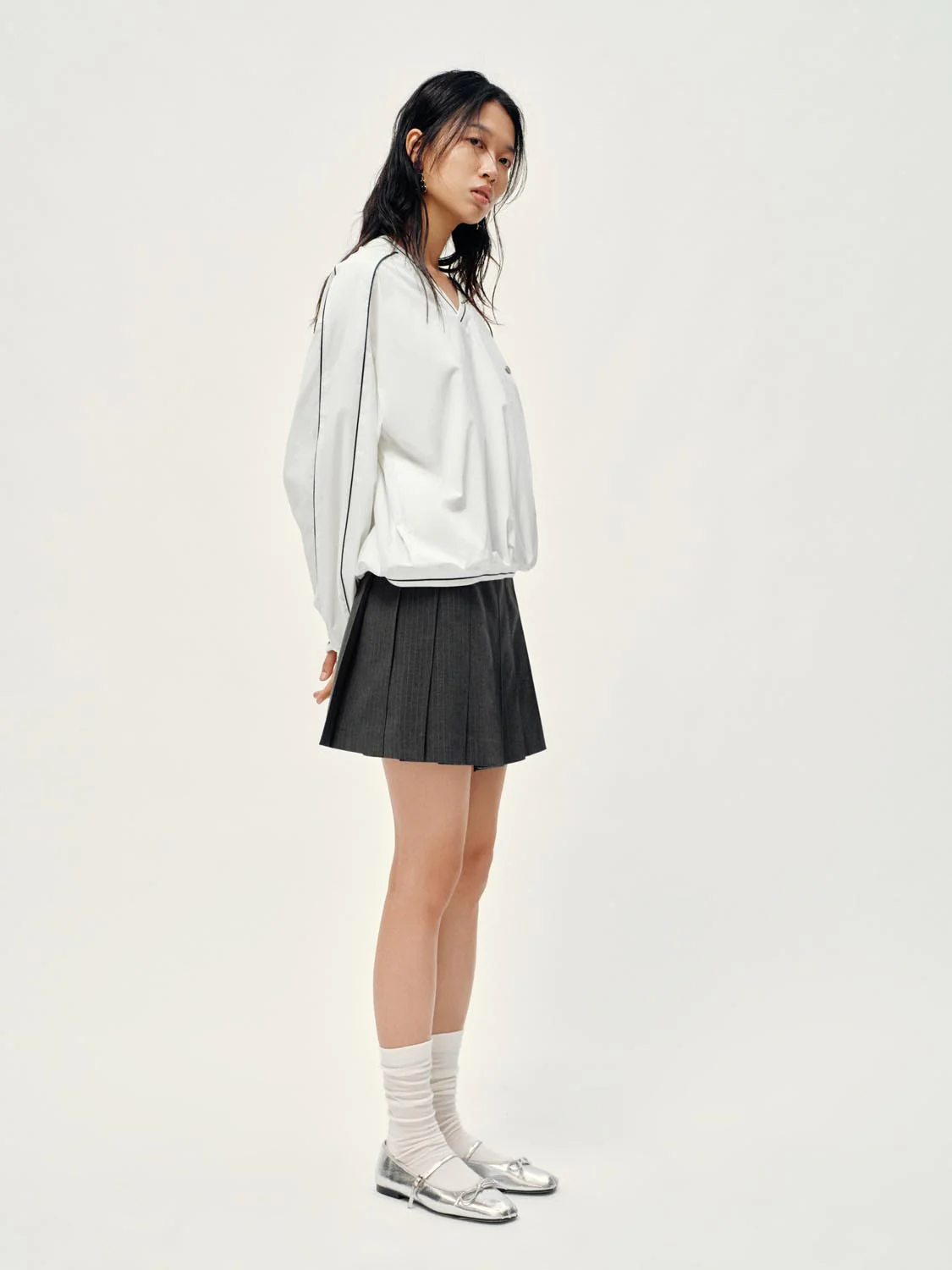 15527-striped-contrast-trim-v-neck-overhead-shirts-4.webp Striped Contrast Trim V-Neck Overhead Shirts