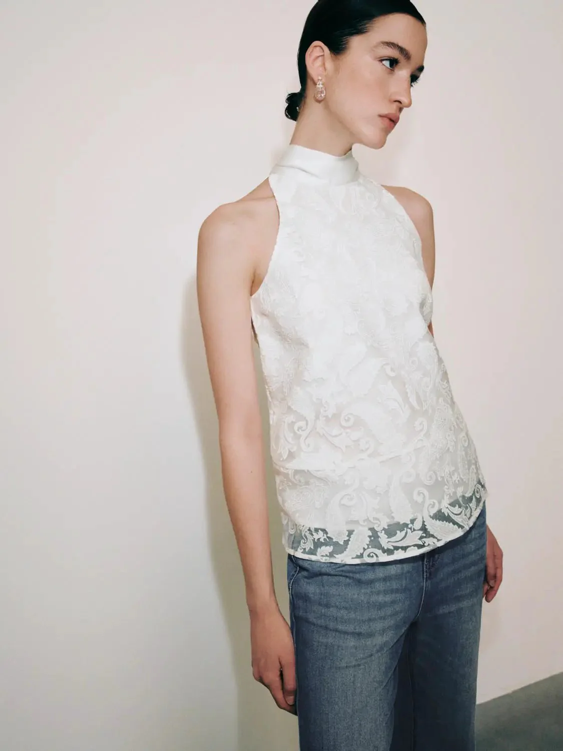 15558-overhead-sleeveless-laced-shirt-2.webp Overhead Sleeveless Laced Shirt