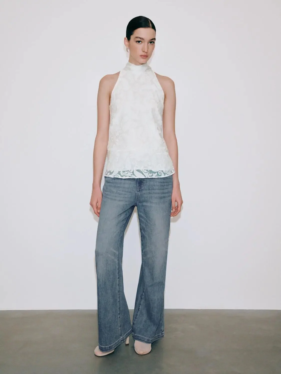 15558-overhead-sleeveless-laced-shirt-4.webp Overhead Sleeveless Laced Shirt