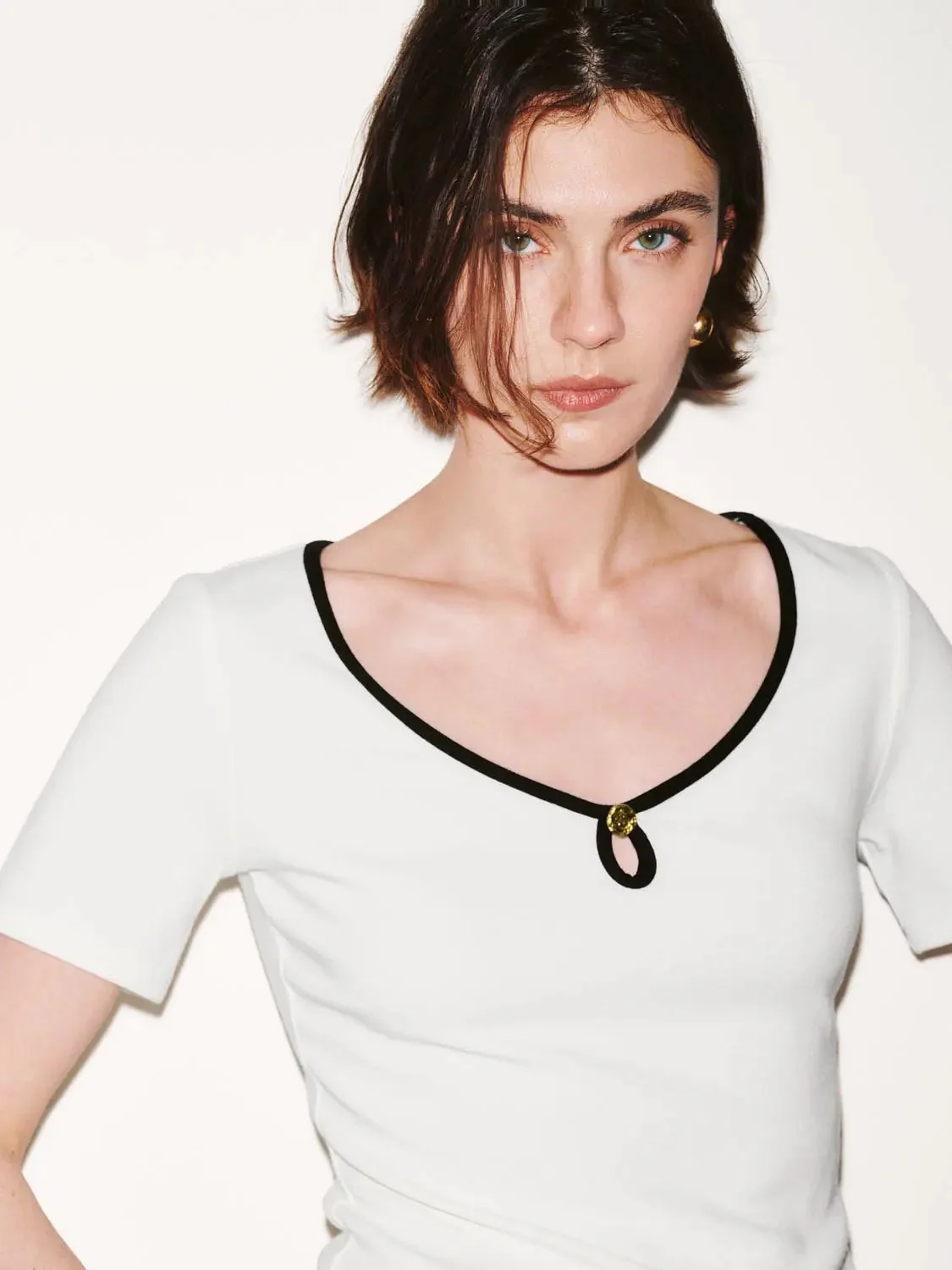 15618-contrast-trim-skinny-cotton-viscose-blend-t-shirt-3.webp Contrast Trim Skinny Cotton Viscose Blend T Shirt