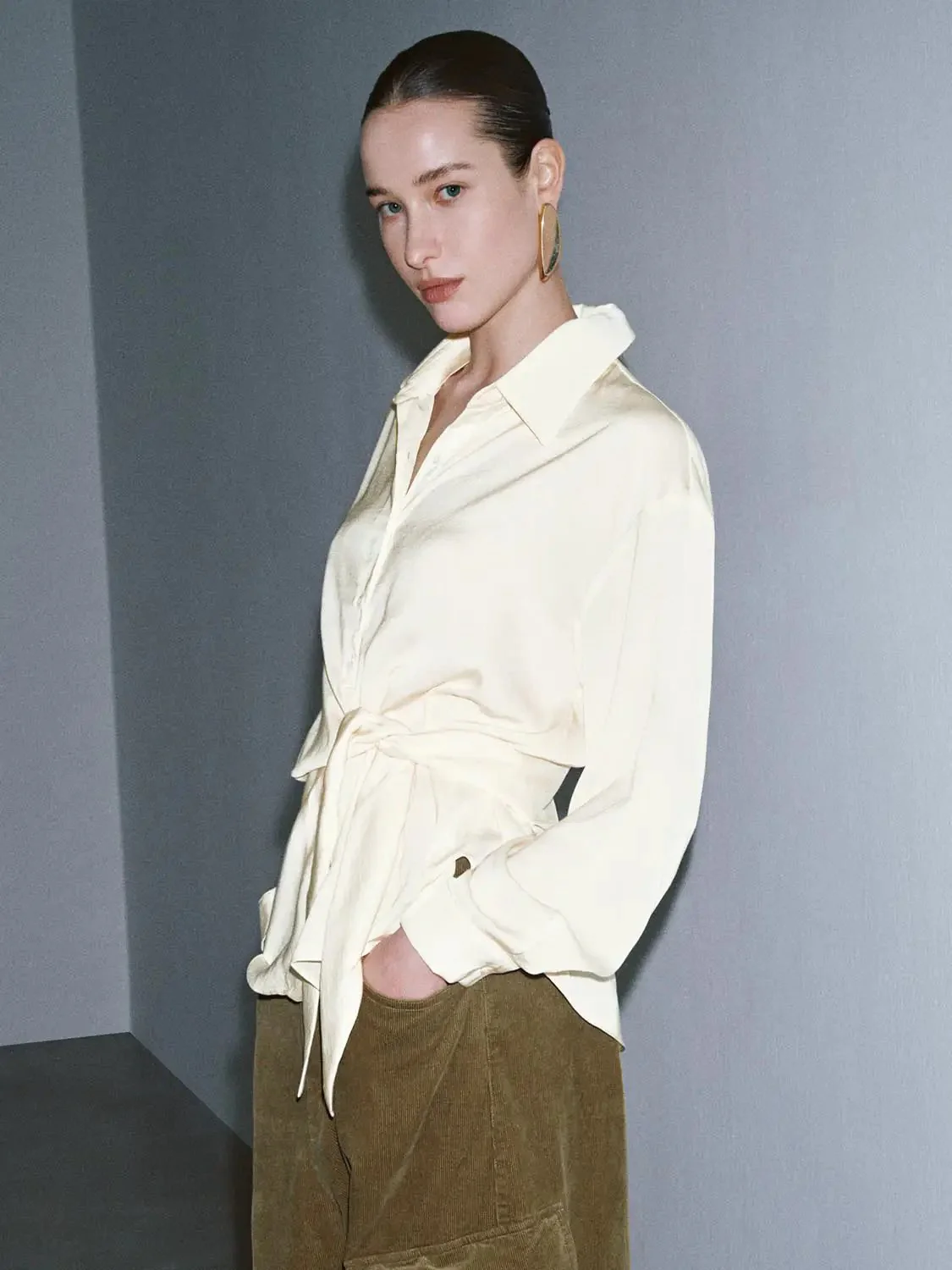 15646-elegant-smooth-fabric-belted-tie-waist-shirt-2.webp Elegant Smooth Fabric Belted Tie Waist Shirt