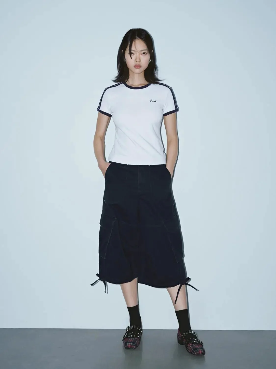 15668-contrast-trim-cotton-fit-nipped-waist-shirt-4.webp Contrast Trim Cotton Fit Nipped Waist Shirt
