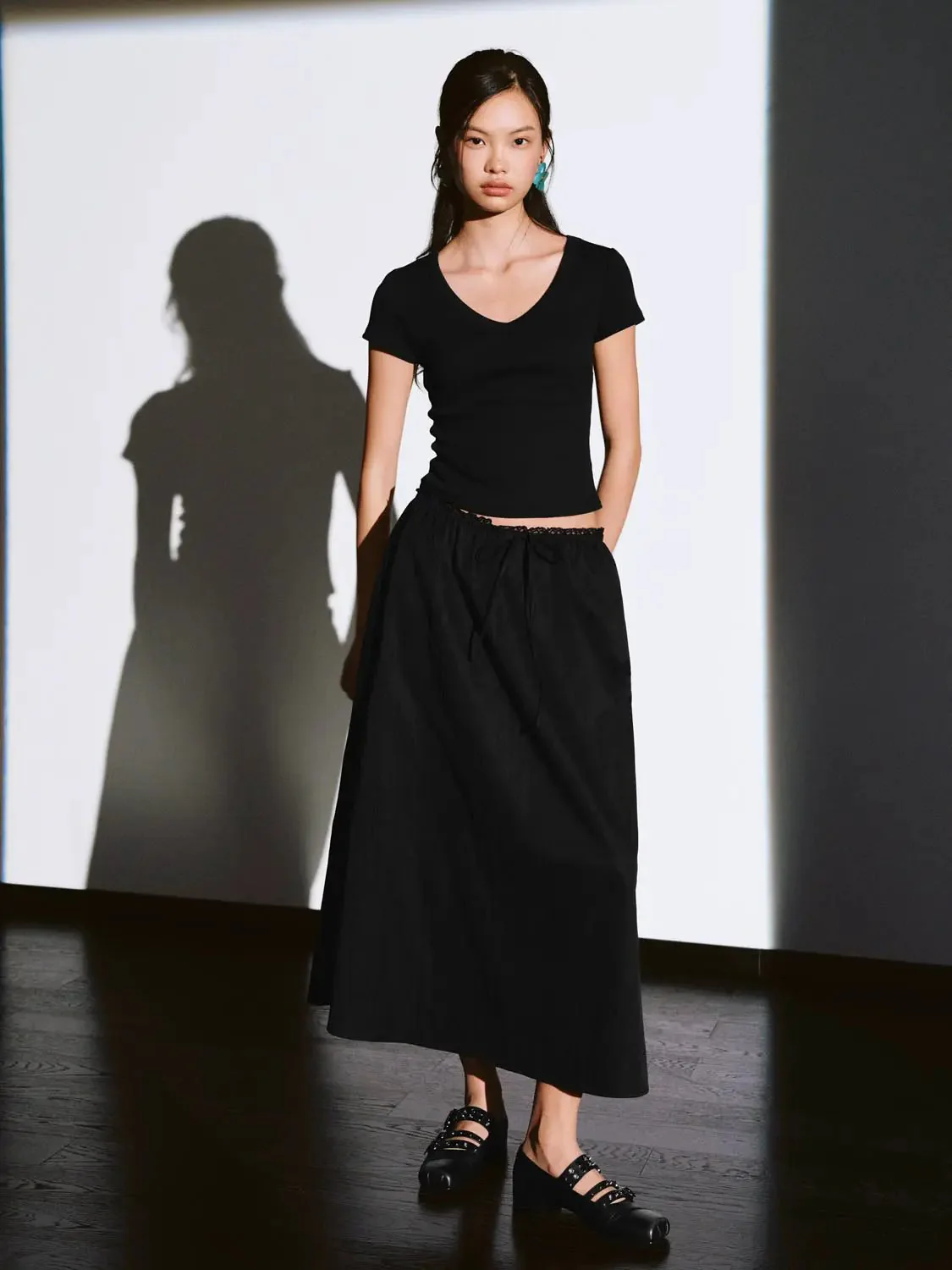 15689-drawstring-a-line-lined-woven-midi-skirt-7.webp Drawstring A-Line Lined Woven Midi Skirt