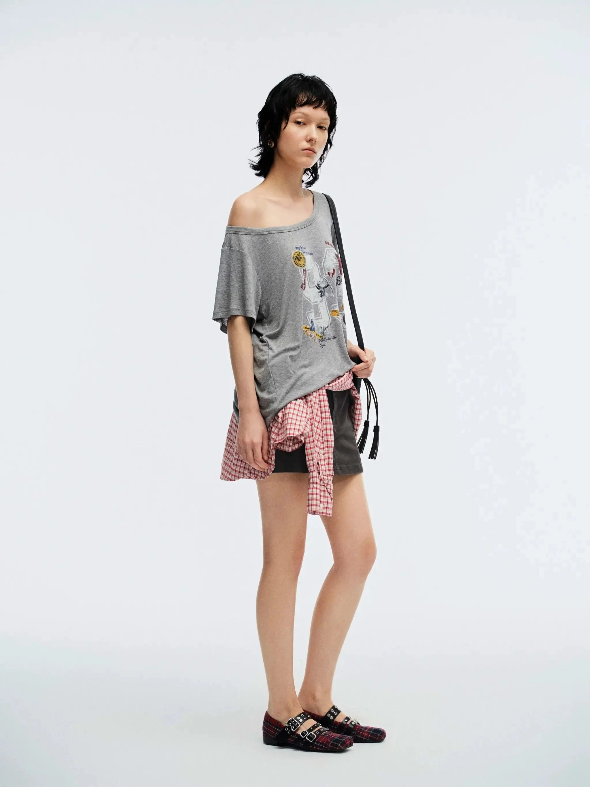 1571-flap-pocket-a-line-mini-skirts-with-slight-stretch-fabric-4.webp Flap Pocket A-Line Mini Skirts With Slight Stretch Fabric