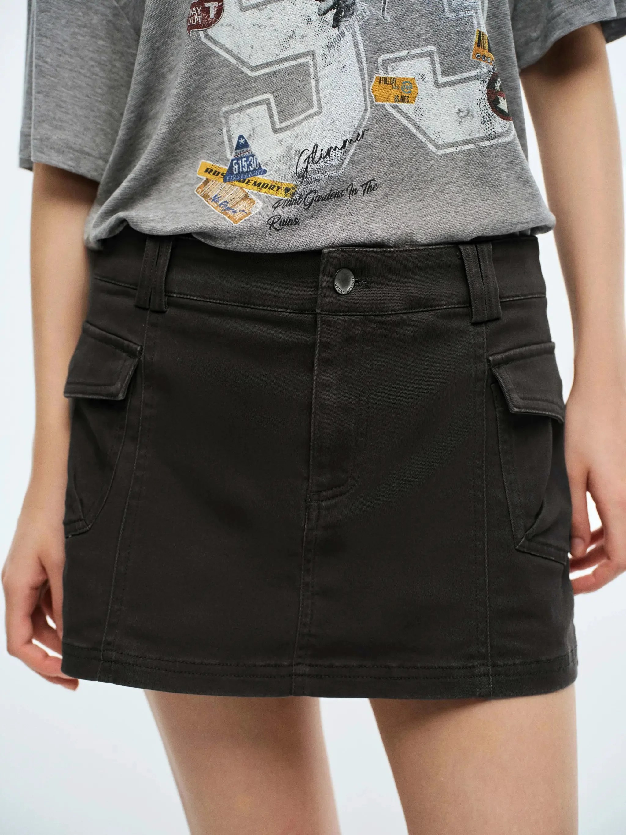 1571-flap-pocket-a-line-mini-skirts-with-slight-stretch-fabric-5.webp Flap Pocket A-Line Mini Skirts With Slight Stretch Fabric