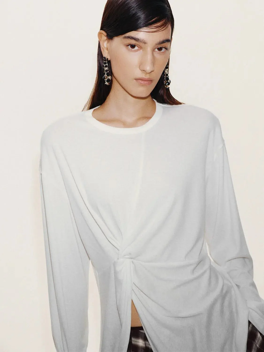 15732-knot-front-long-sleeve-crew-neck-t-shirts-3.webp Knot Front Long Sleeve Crew Neck T Shirts