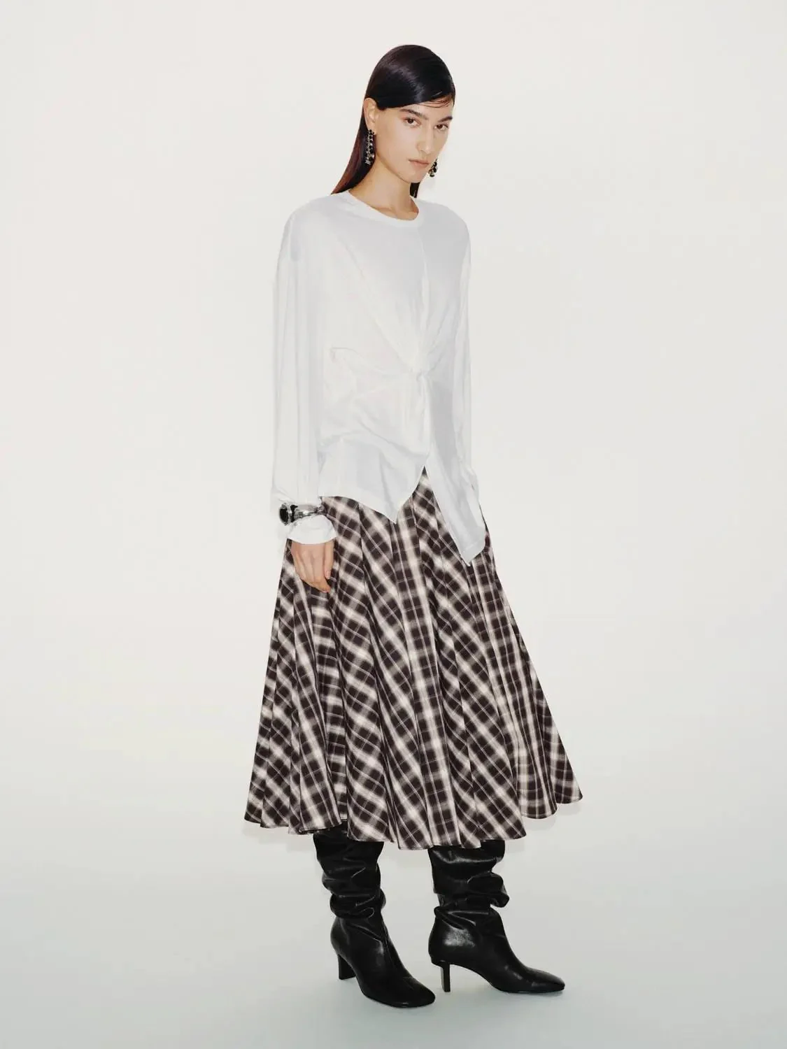 15732-knot-front-long-sleeve-crew-neck-t-shirts-5.webp Knot Front Long Sleeve Crew Neck T Shirts