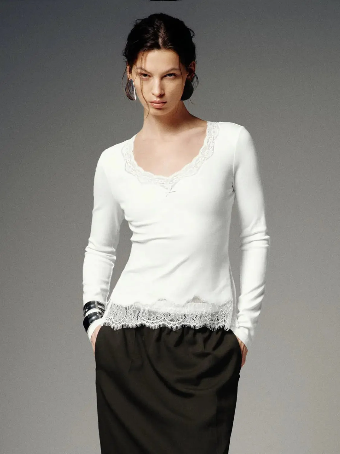 15744-viscose-cotton-lace-trim-v-neck-knit-long-sleeve-t-shirts-1.webp Viscose Cotton Lace Trim V Neck Knit Long Sleeve T Shirts