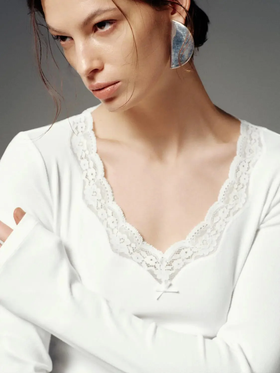 15744-viscose-cotton-lace-trim-v-neck-knit-long-sleeve-t-shirts-3.webp Viscose Cotton Lace Trim V Neck Knit Long Sleeve T Shirts