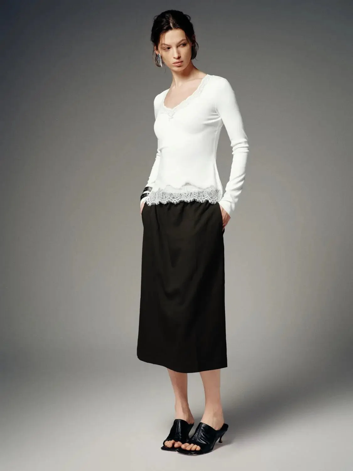 15744-viscose-cotton-lace-trim-v-neck-knit-long-sleeve-t-shirts-5.webp Viscose Cotton Lace Trim V Neck Knit Long Sleeve T Shirts