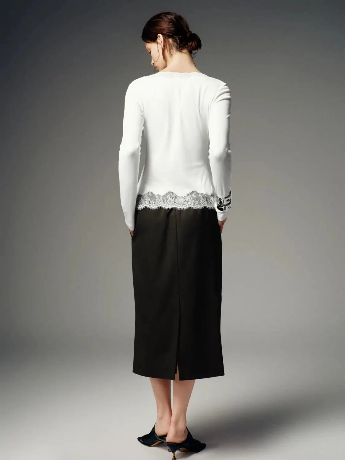 15744-viscose-cotton-lace-trim-v-neck-knit-long-sleeve-t-shirts-6.webp Viscose Cotton Lace Trim V Neck Knit Long Sleeve T Shirts