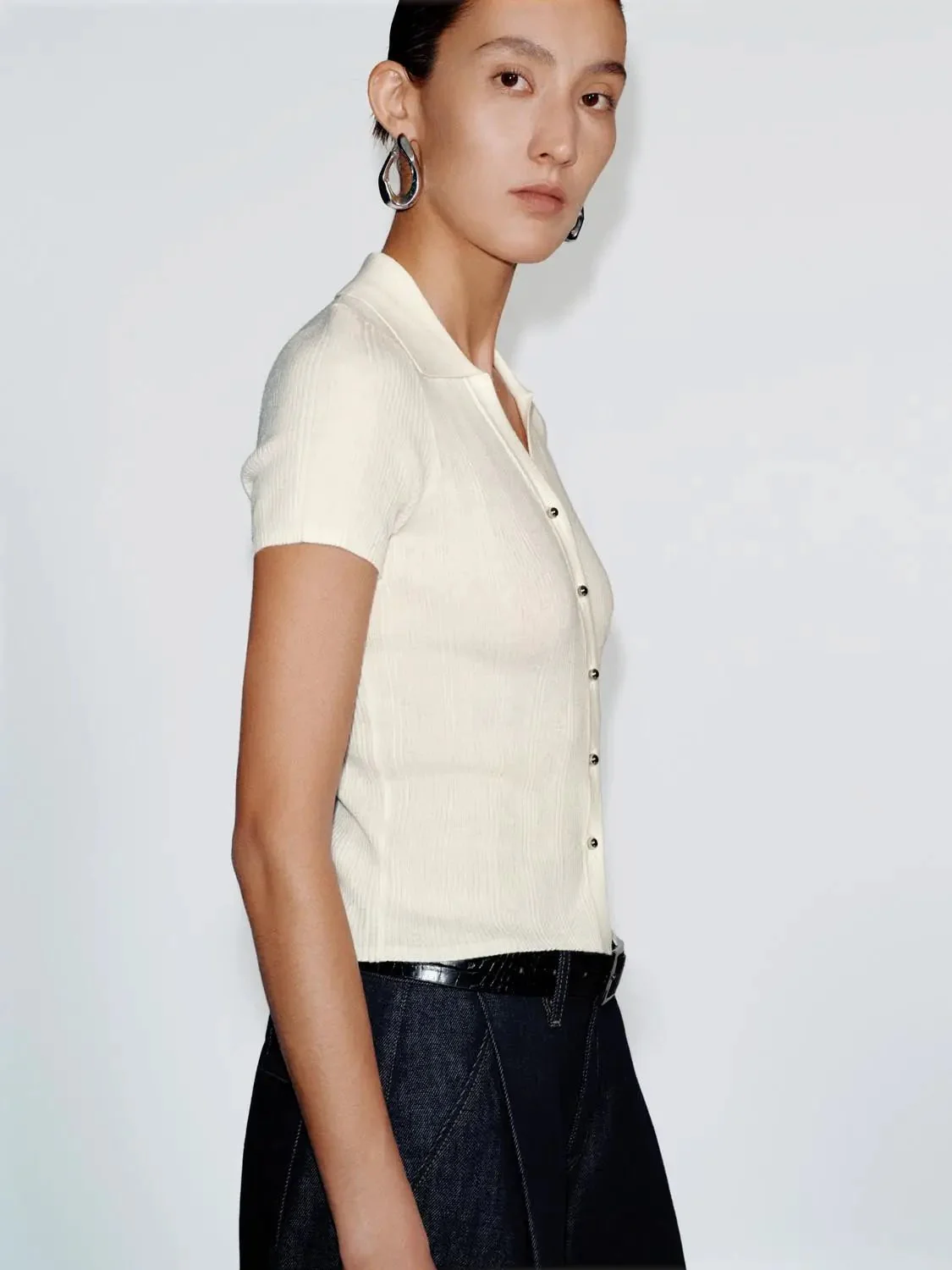 15769-collared-v-neck-short-sleeve-knitted-cardigans-10.webp Collared V-Neck Short Sleeve Knitted Cardigans