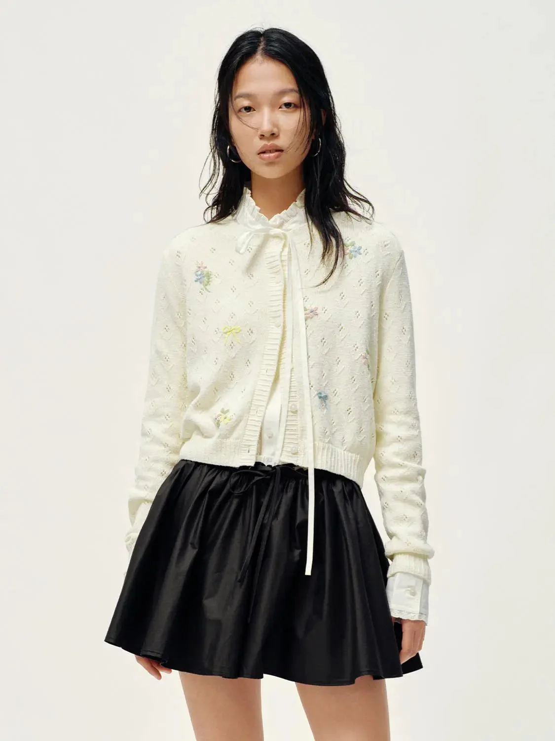 15881-crew-neck-embroidered-knitted-cardigans-1.webp Crew Neck Embroidered Knitted Cardigans