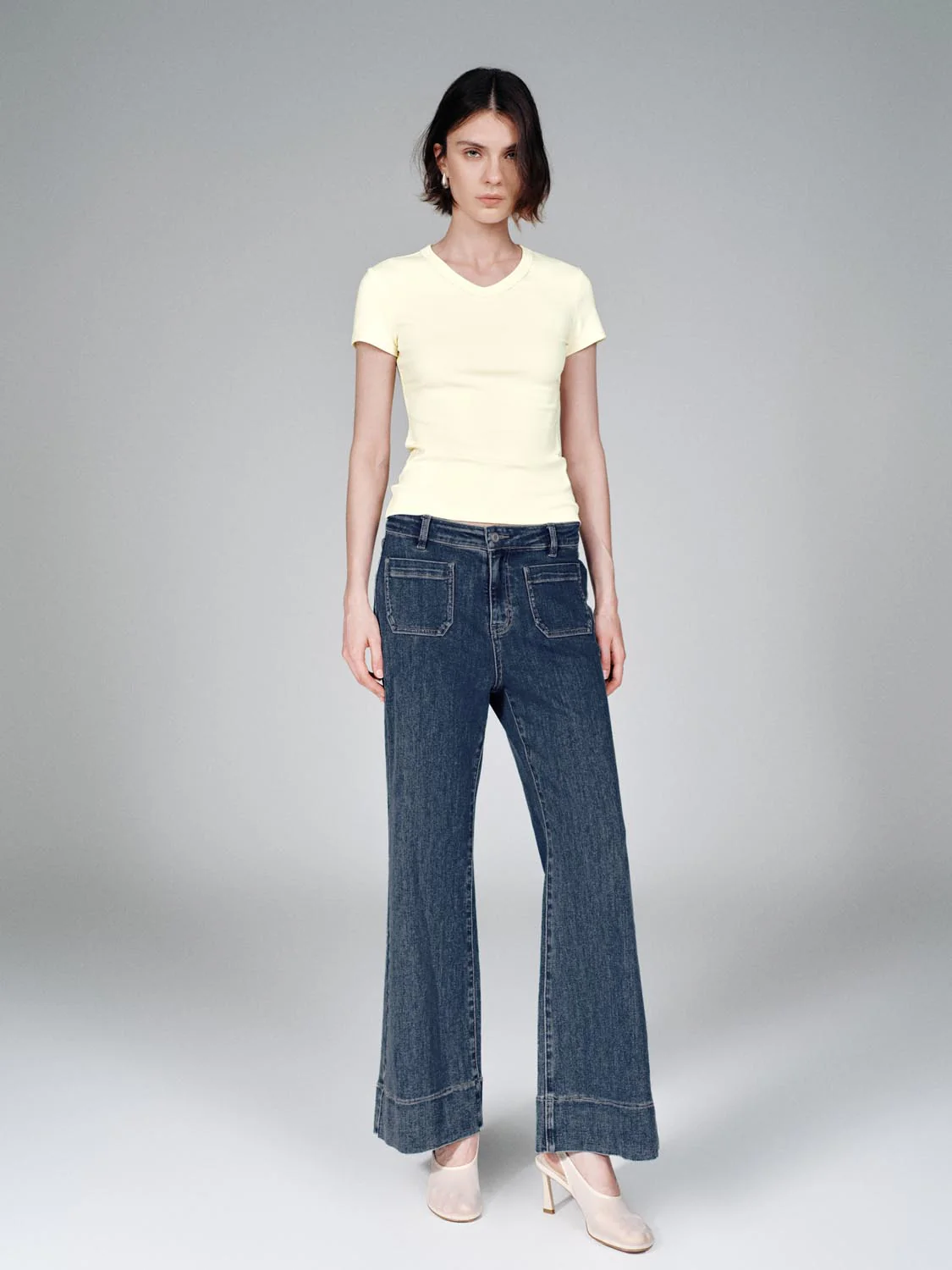 15921-v-neck-cropped-cotton-lyocell-blend-with-stretch-t-shirts-20.webp V-Neck Cropped Cotton Lyocell Blend With Stretch T-Shirts