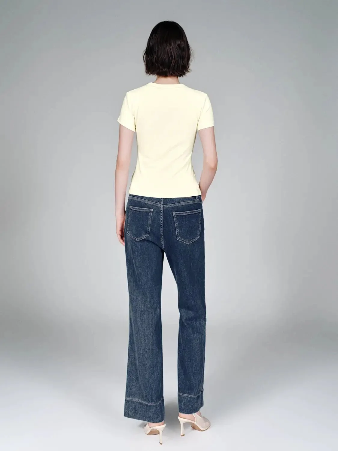 15921-v-neck-cropped-cotton-lyocell-blend-with-stretch-t-shirts-22.webp V-Neck Cropped Cotton Lyocell Blend With Stretch T-Shirts