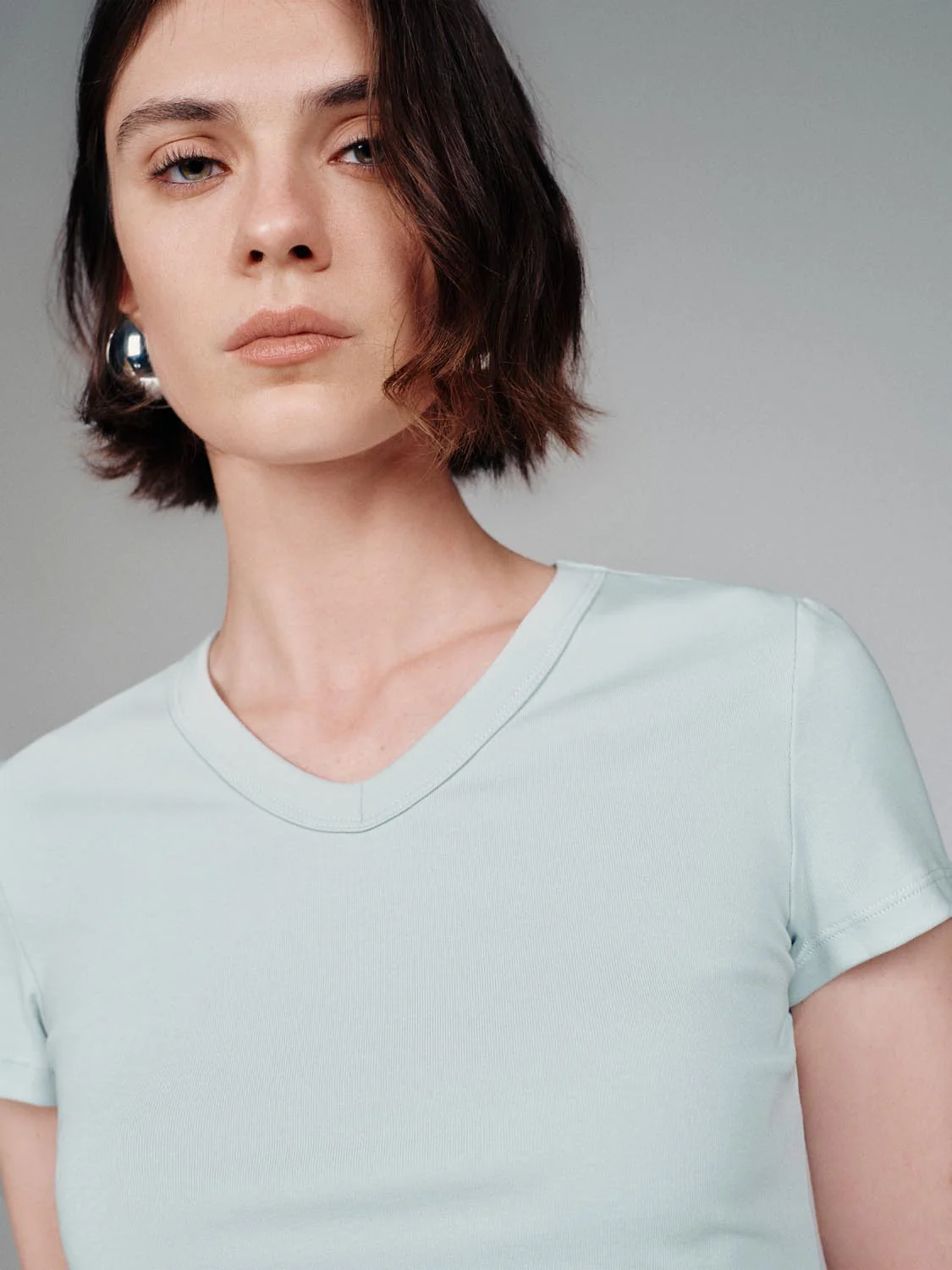 15921-v-neck-cropped-cotton-lyocell-blend-with-stretch-t-shirts-35.webp V-Neck Cropped Cotton Lyocell Blend With Stretch T-Shirts