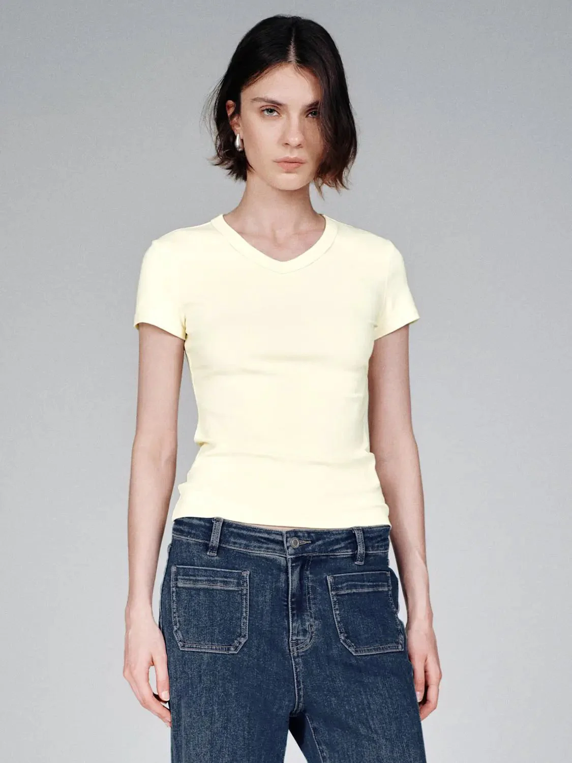 15921-v-neck-cropped-cotton-lyocell-blend-with-stretch-t-shirts-43.webp V-Neck Cropped Cotton Lyocell Blend With Stretch T-Shirts