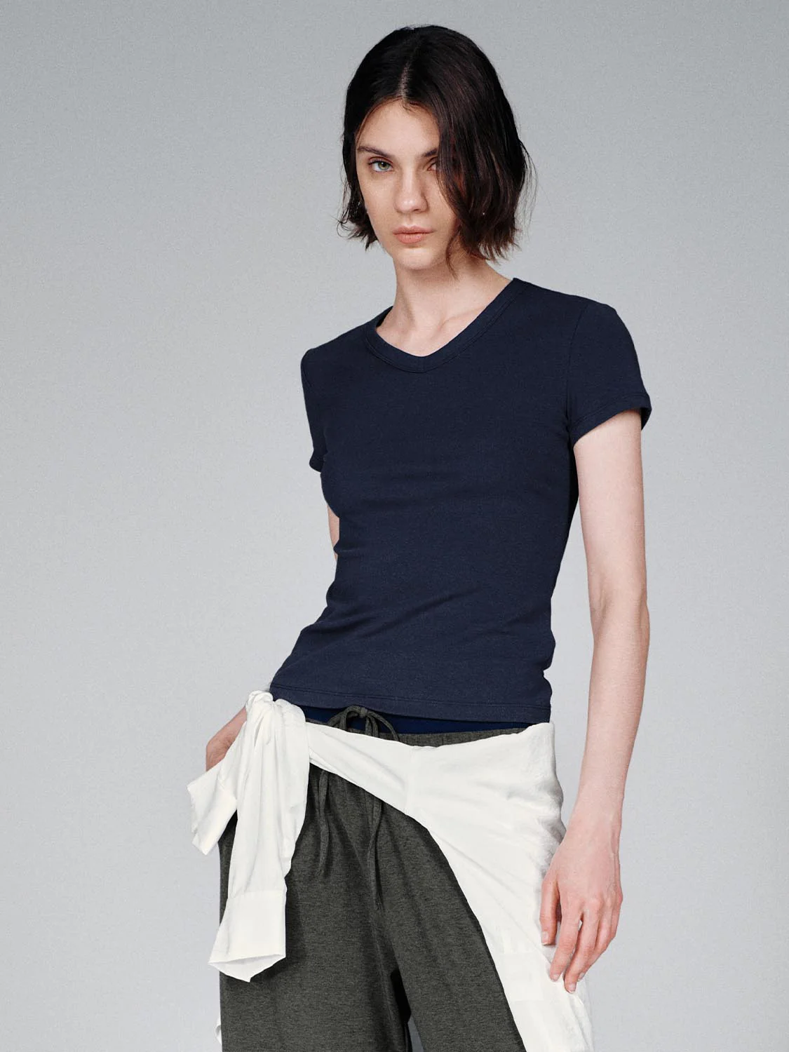 15921-v-neck-cropped-cotton-lyocell-blend-with-stretch-t-shirts-9.webp V-Neck Cropped Cotton Lyocell Blend With Stretch T-Shirts