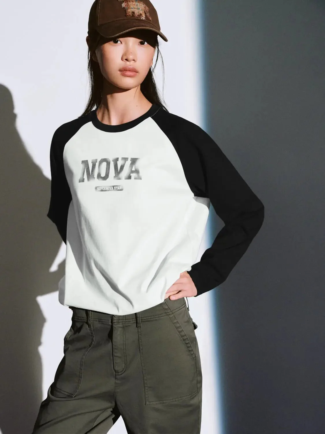 15959-cotton-printed-contrast-raglan-long-sleeve-t-shirt-10.webp Cotton Printed Contrast Raglan Long Sleeve T Shirt