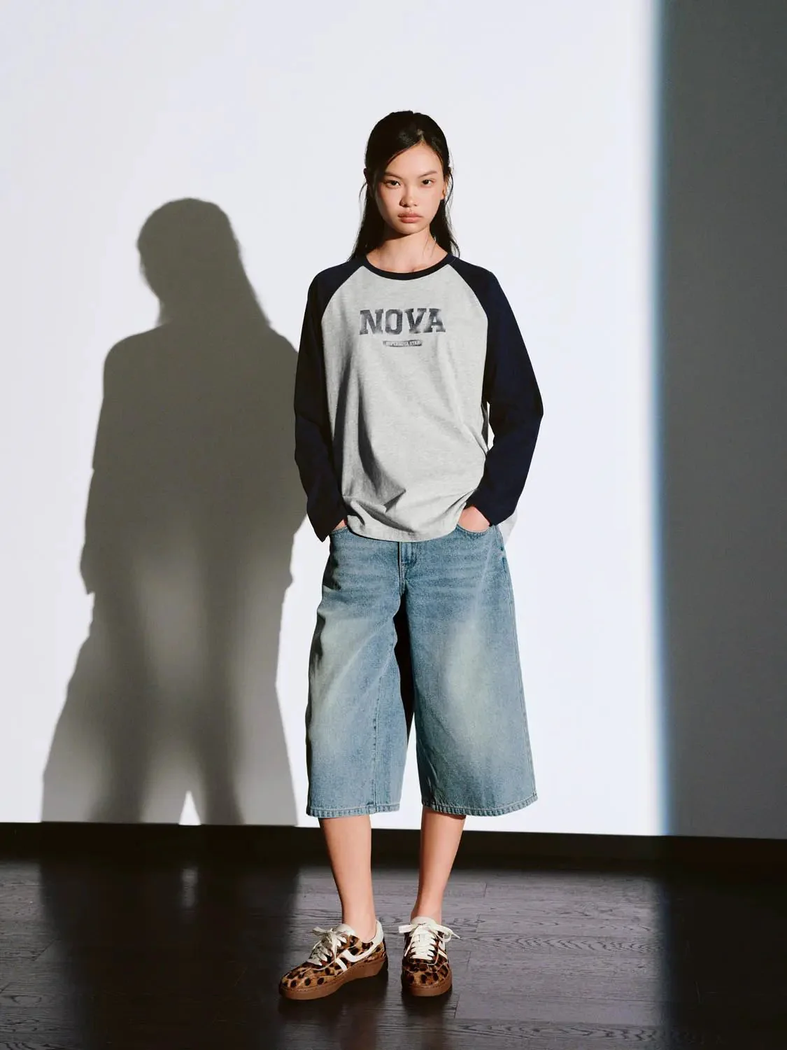 15959-cotton-printed-contrast-raglan-long-sleeve-t-shirt-5.webp Cotton Printed Contrast Raglan Long Sleeve T Shirt