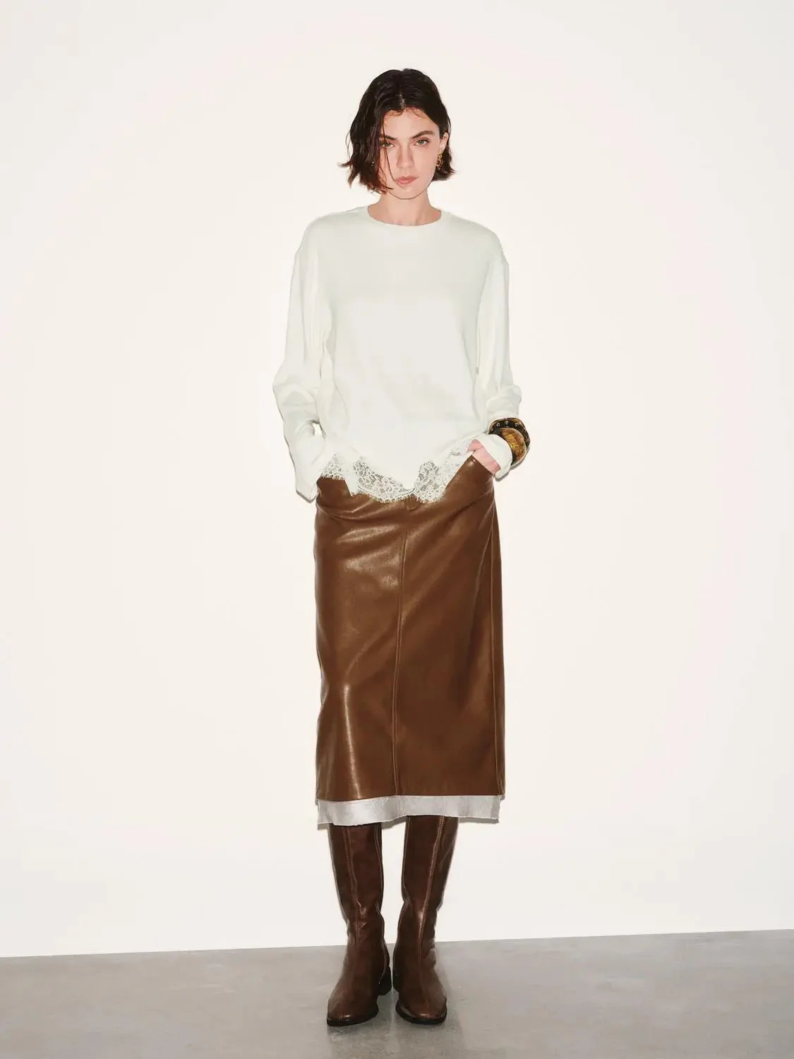 16019-viscose-cotton-lace-trim-crew-neck-long-sleeve-t-shirts-4.webp Viscose Cotton Lace Trim Crew Neck Long Sleeve T Shirts