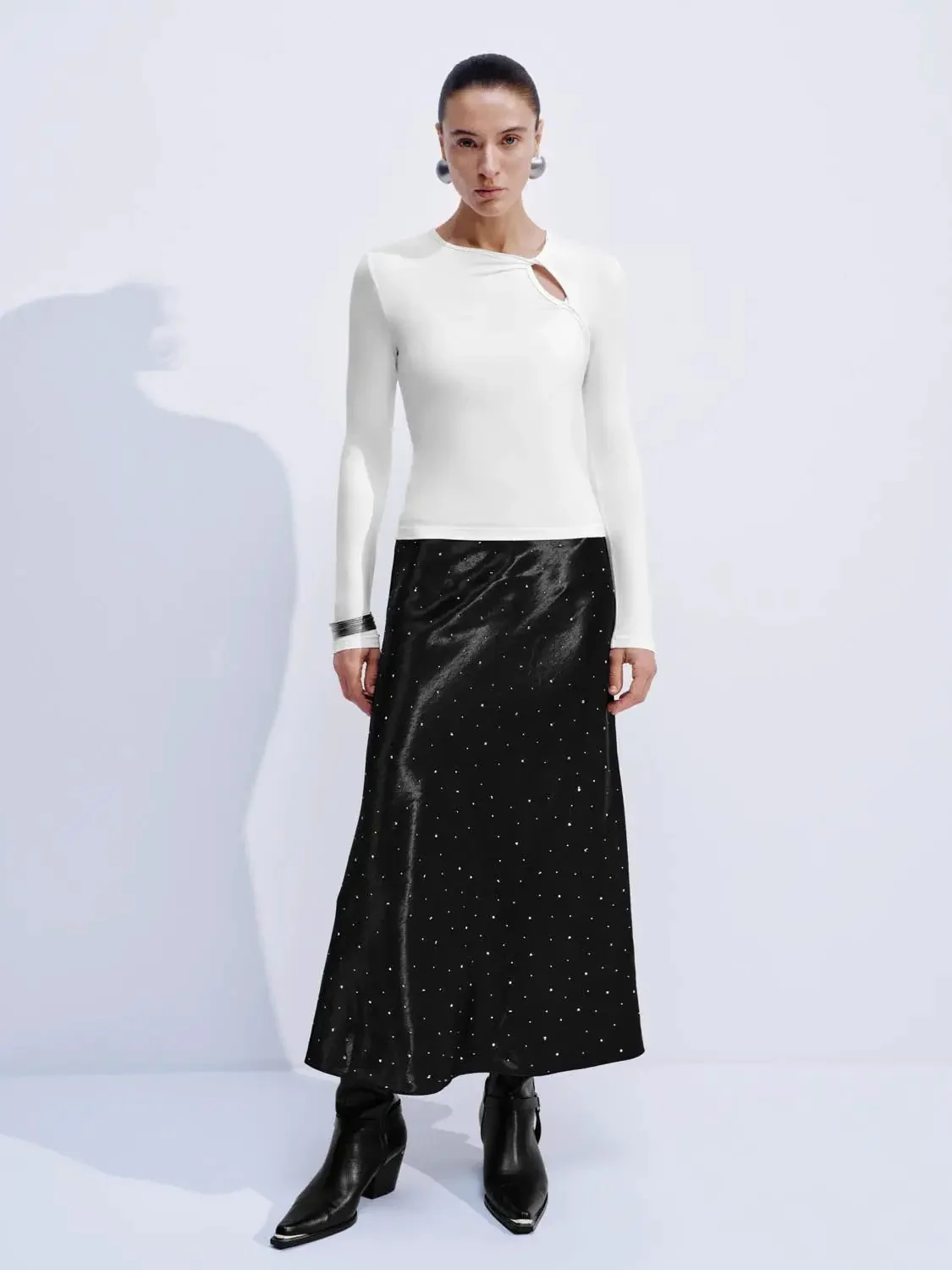 16059-viscose-blend-cut-out-long-sleeve-t-shirts-12.webp Viscose Blend Cut Out Long Sleeve T-Shirts