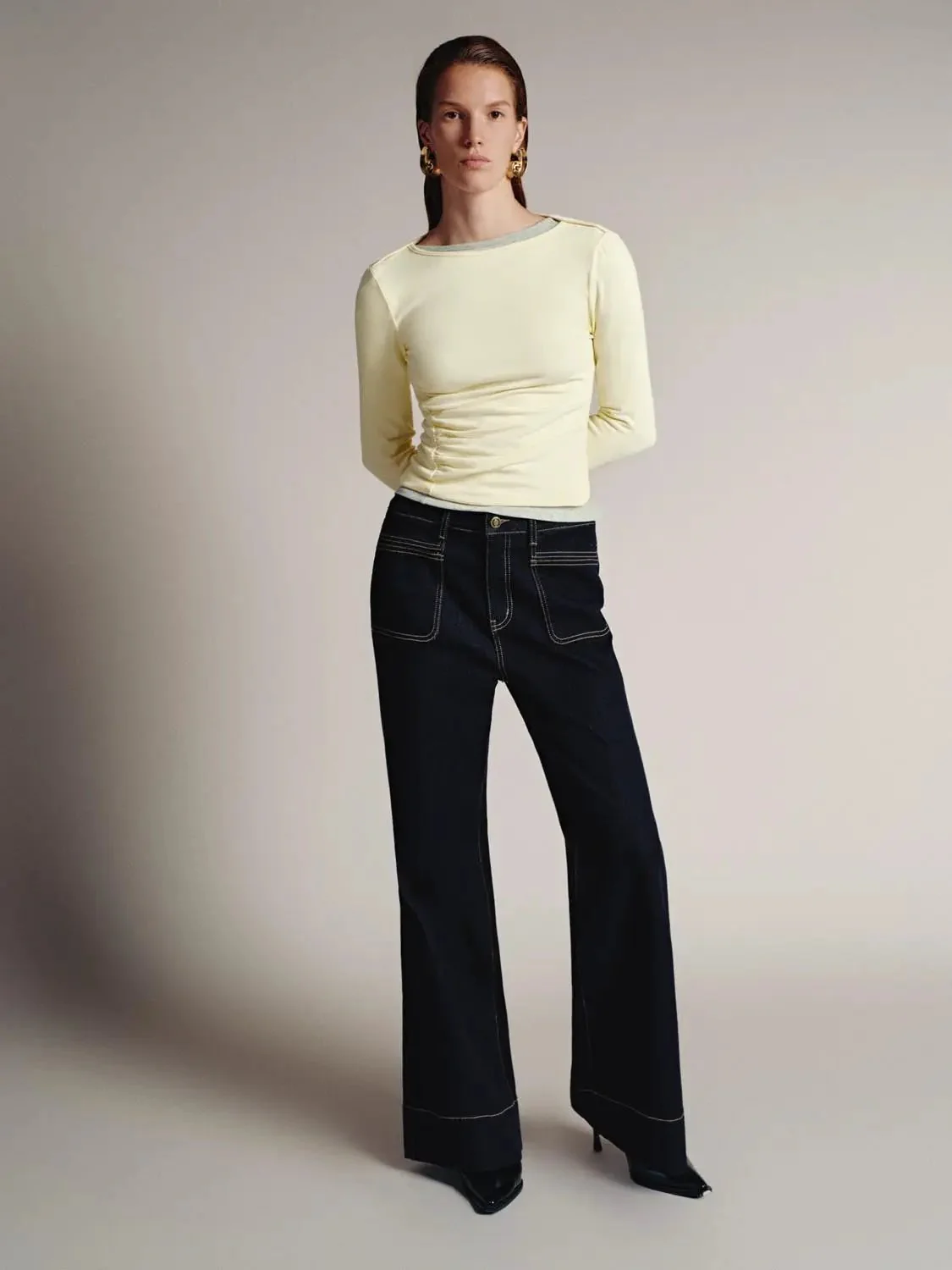 16068-elegant-ruched-long-sleeve-flare-knit-top-13.webp Elegant Ruched Long Sleeve Flare Knit Top