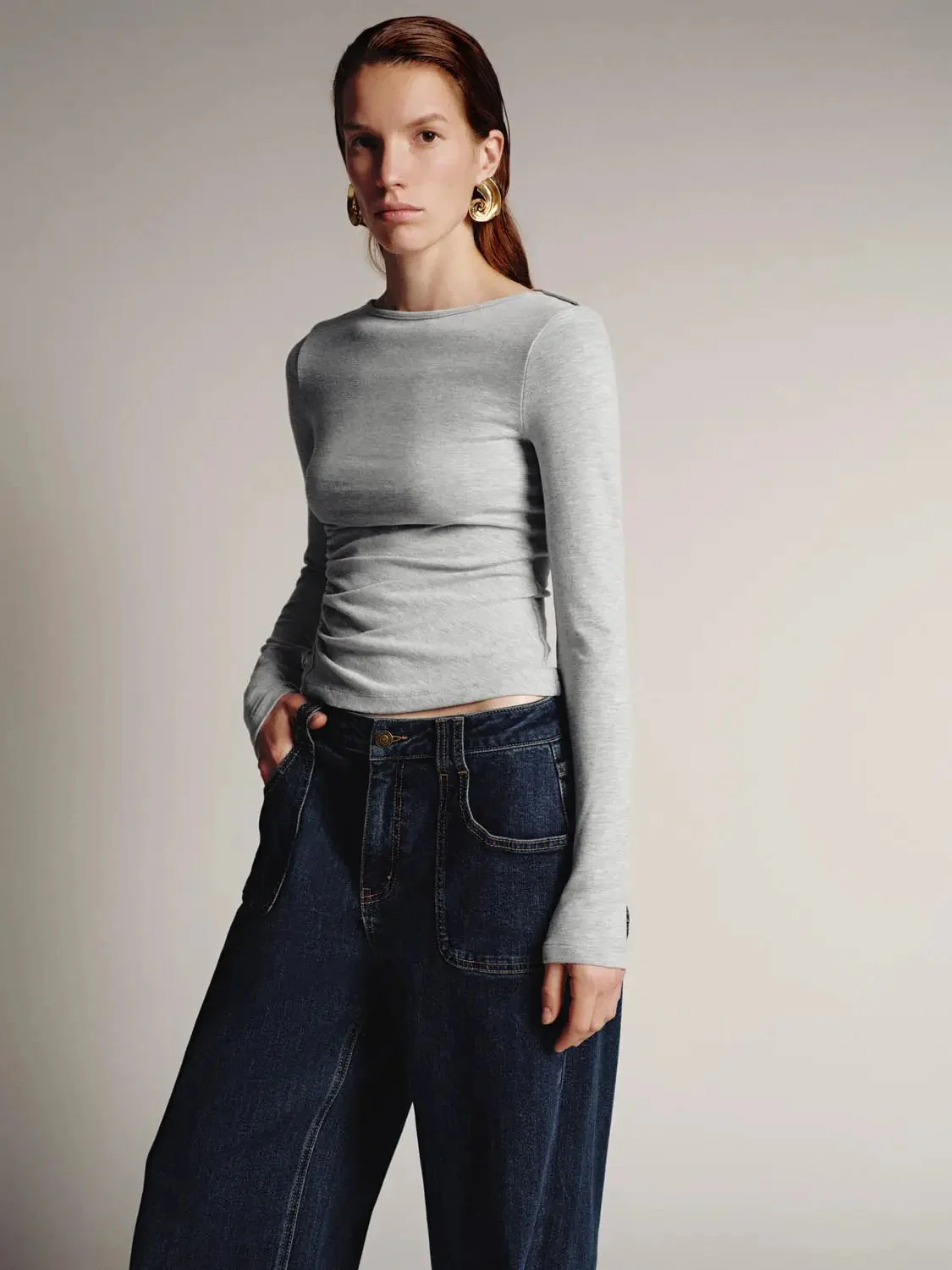 16068-elegant-ruched-long-sleeve-flare-knit-top-18.webp Elegant Ruched Long Sleeve Flare Knit Top