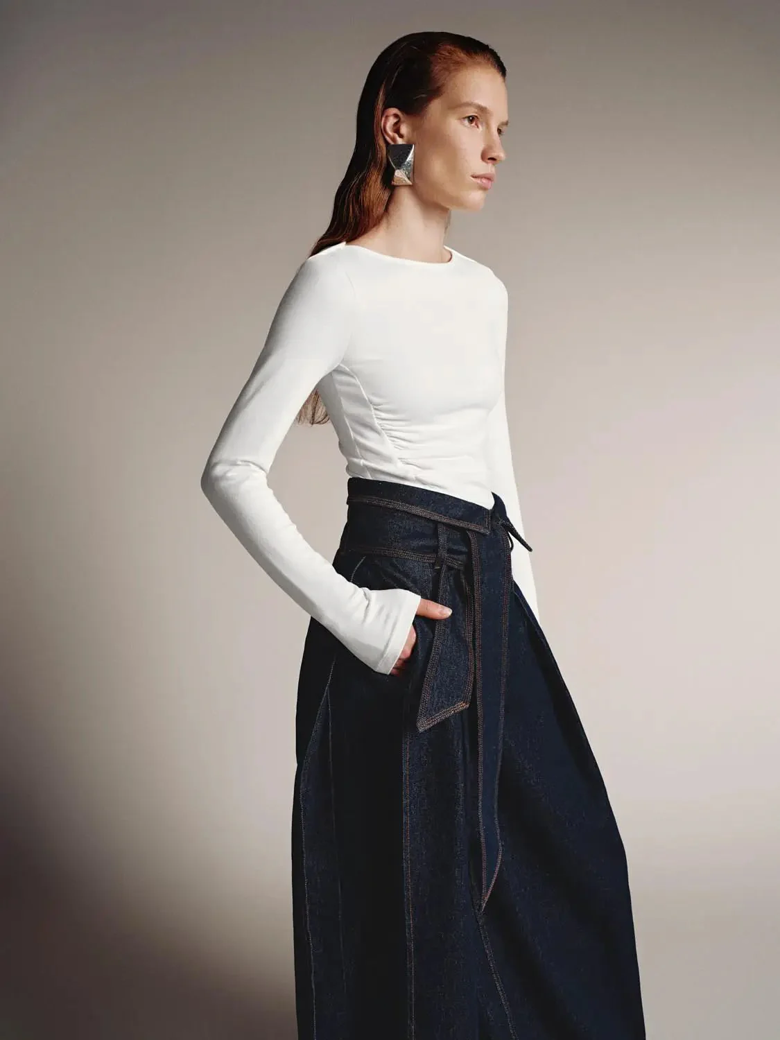 16068-elegant-ruched-long-sleeve-flare-knit-top-2.webp Elegant Ruched Long Sleeve Flare Knit Top