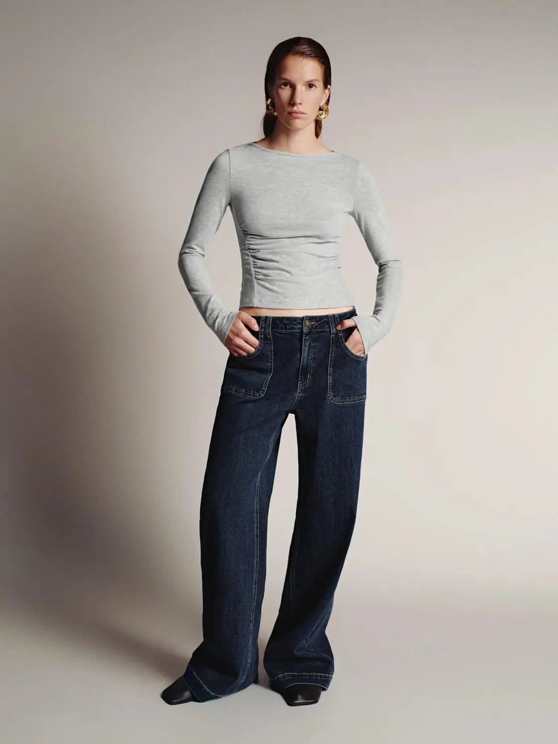 16068-elegant-ruched-long-sleeve-flare-knit-top-20.webp Elegant Ruched Long Sleeve Flare Knit Top