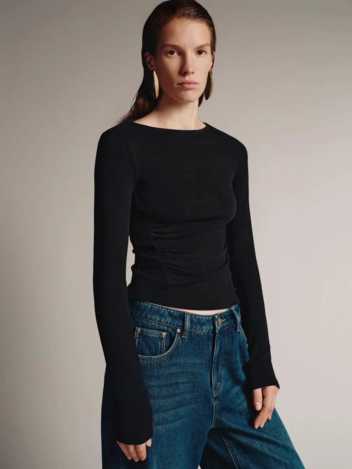 16068-elegant-ruched-long-sleeve-flare-knit-top-26.webp Elegant Ruched Long Sleeve Flare Knit Top