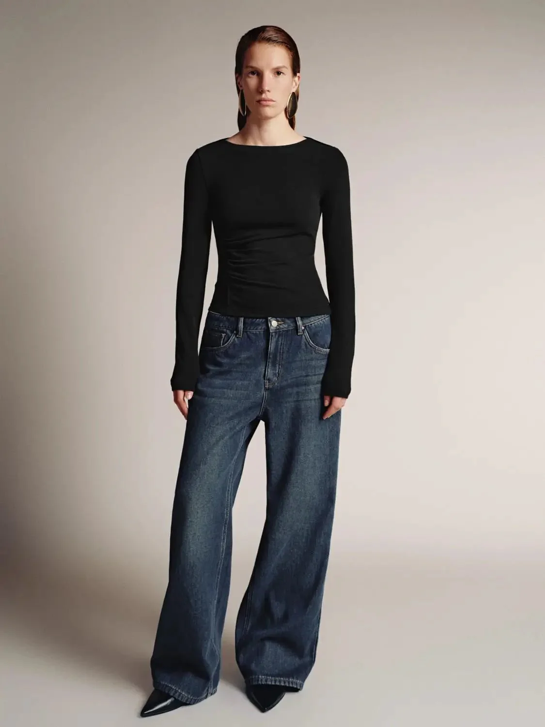 16068-elegant-ruched-long-sleeve-flare-knit-top-28.webp Elegant Ruched Long Sleeve Flare Knit Top