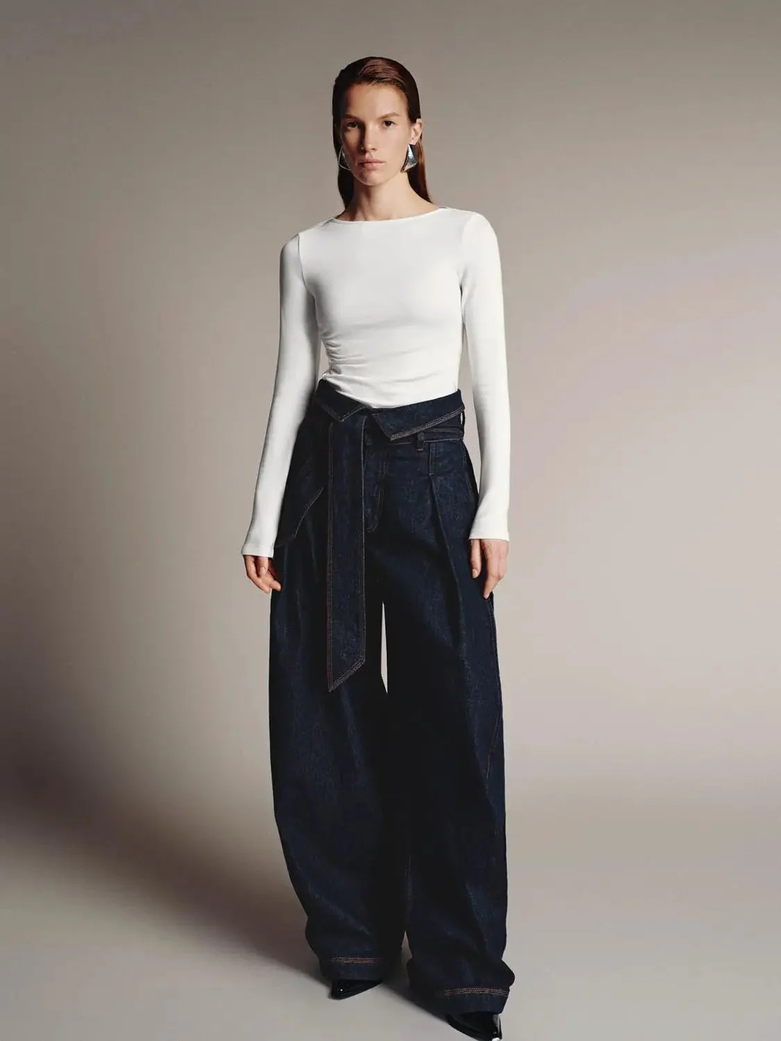 16068-elegant-ruched-long-sleeve-flare-knit-top-4.webp Elegant Ruched Long Sleeve Flare Knit Top