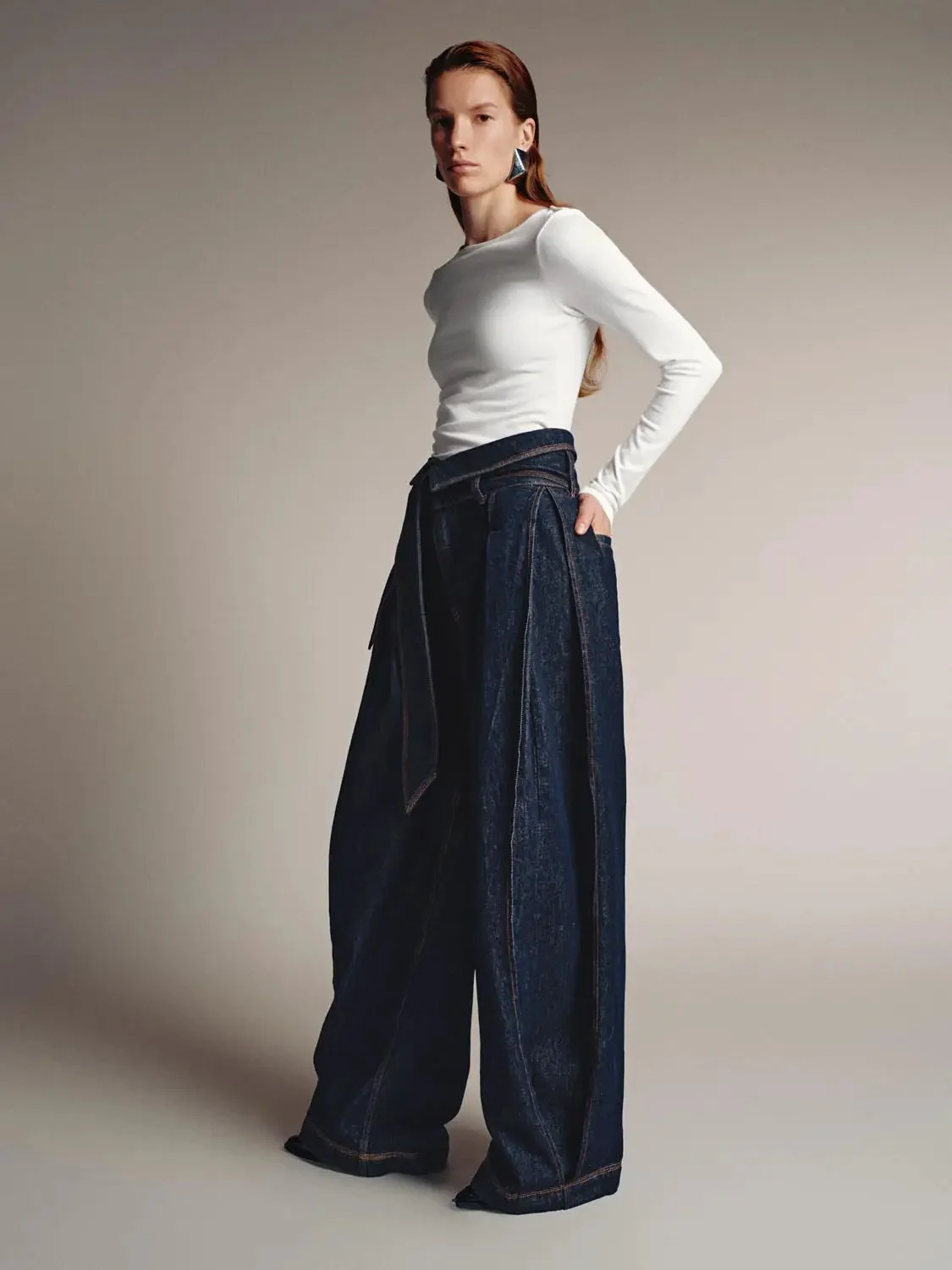 16068-elegant-ruched-long-sleeve-flare-knit-top-5.webp Elegant Ruched Long Sleeve Flare Knit Top