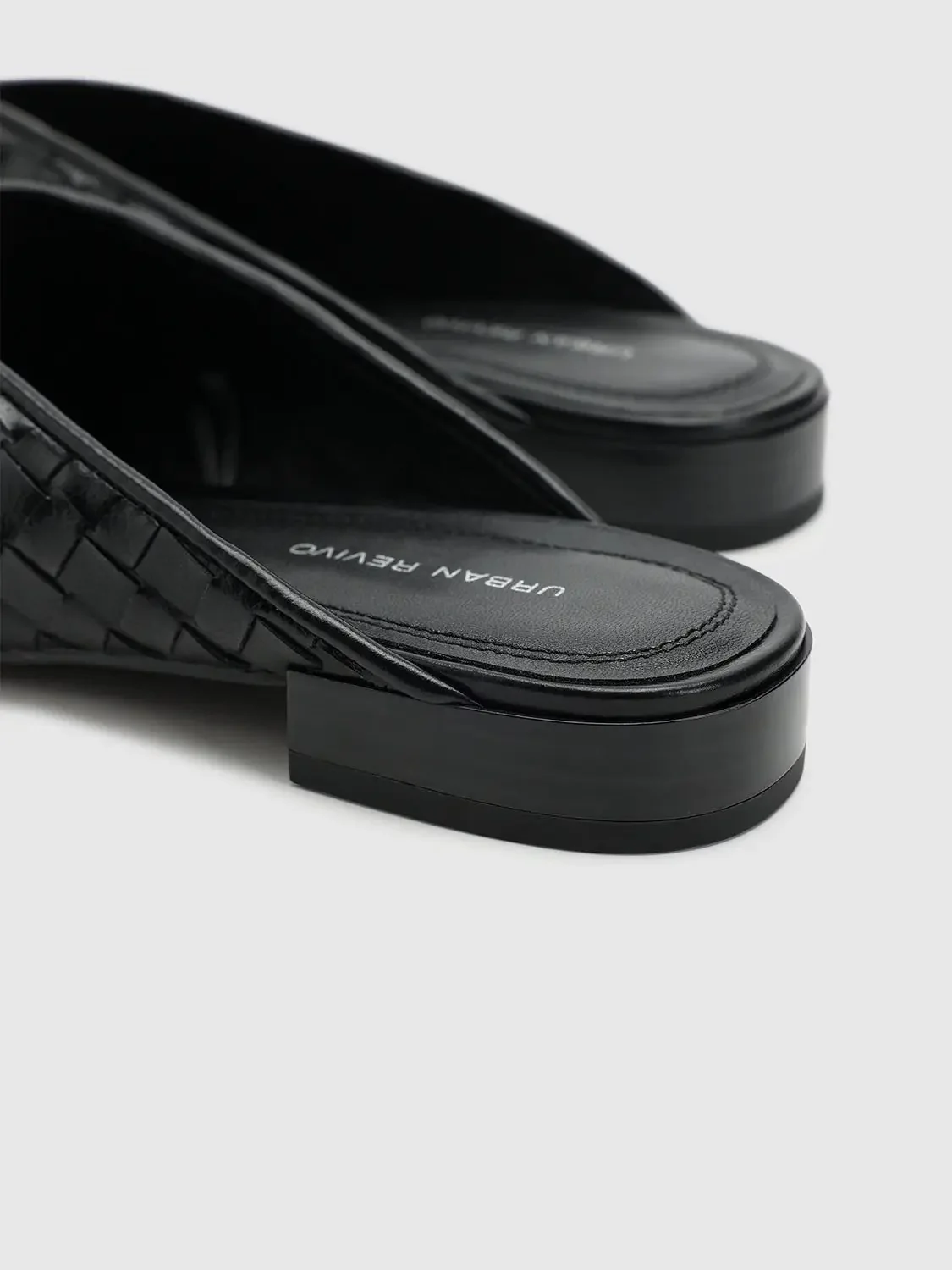 1608-faux-leather-woven-slippers-5.webp Faux Leather Woven Slippers