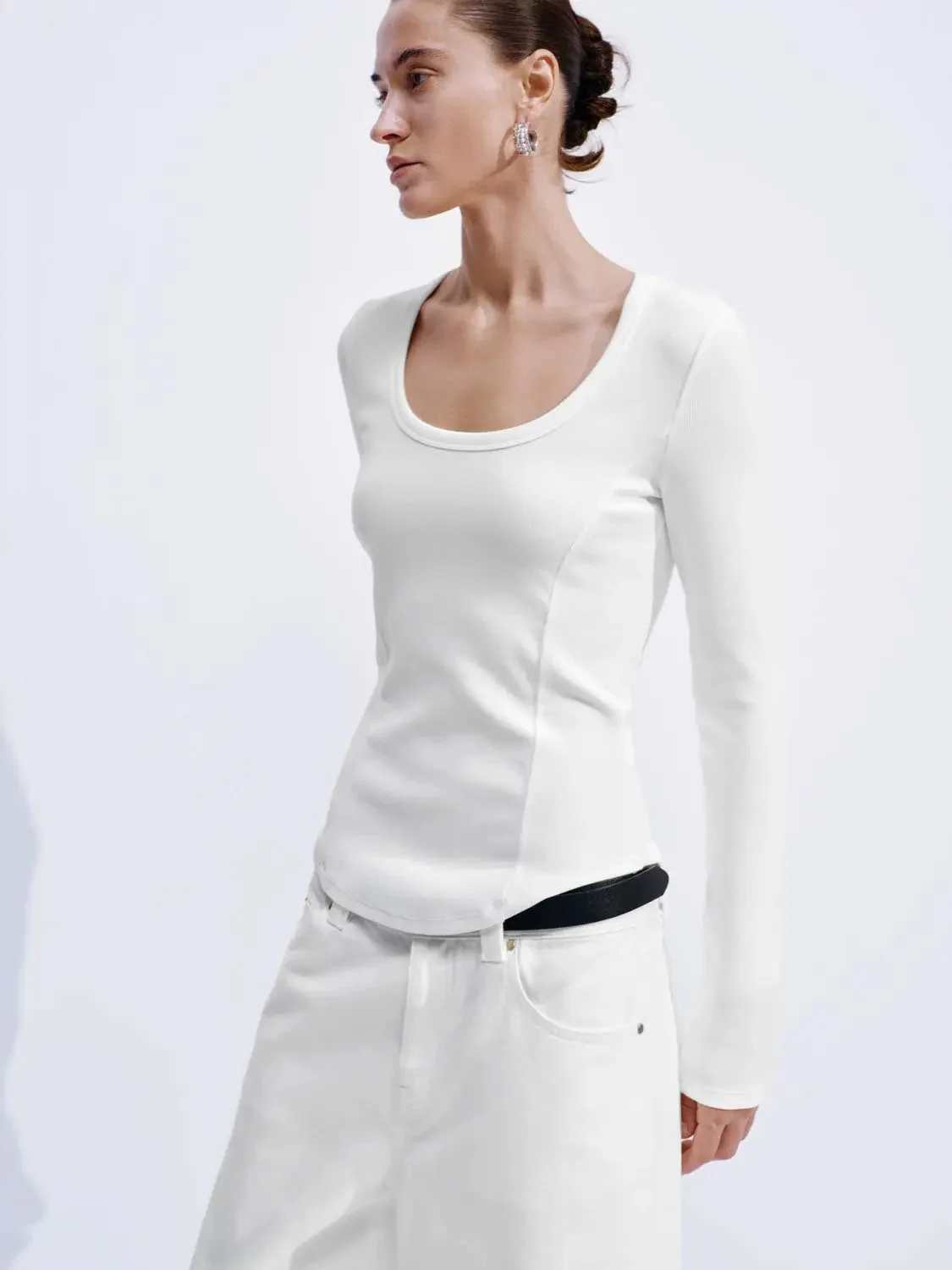 16085-viscose-cotton-blend-scoop-neck-flare-long-sleeve-t-shirt-2.webp Viscose Cotton Blend Scoop Neck Flare Long Sleeve T-Shirt