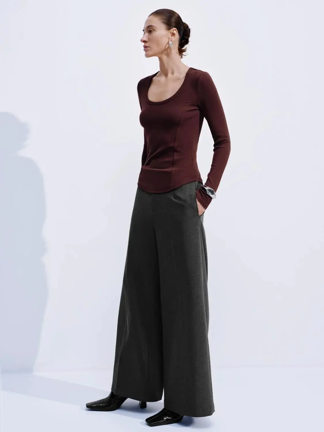 16085-viscose-cotton-blend-scoop-neck-flare-long-sleeve-t-shirt-28.webp Viscose Cotton Blend Scoop Neck Flare Long Sleeve T-Shirt