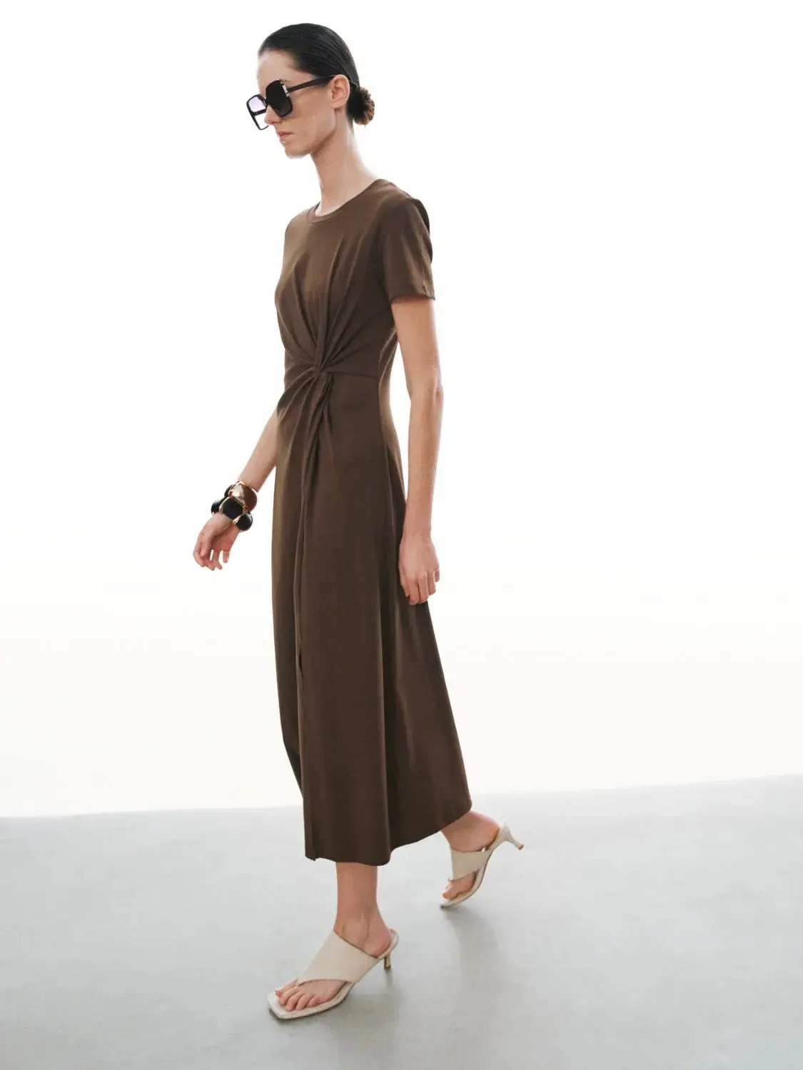 1617-cotton-blend-crew-neck-short-sleeve-draped-knot-midi-dresses-21.webp Cotton Blend Crew Neck Short Sleeve Draped Knot Midi Dresses