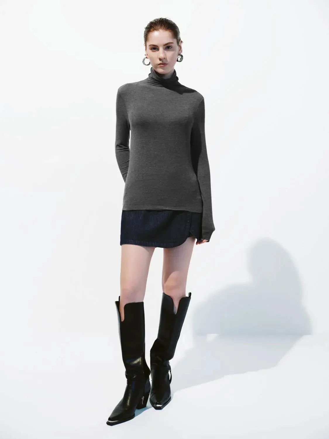 16221-minimalist-black-soft-knit-high-neck-long-sleeve-top-29.webp Minimalist Black Soft Knit High Neck Long Sleeve Top