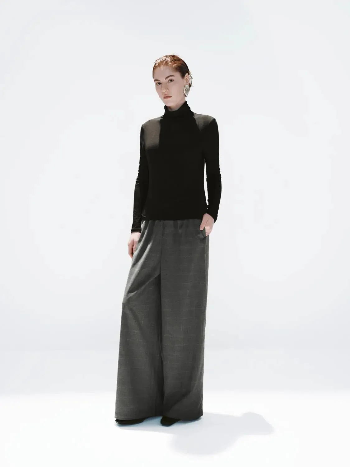 16221-minimalist-black-soft-knit-high-neck-long-sleeve-top-4.webp Minimalist Black Soft Knit High Neck Long Sleeve Top