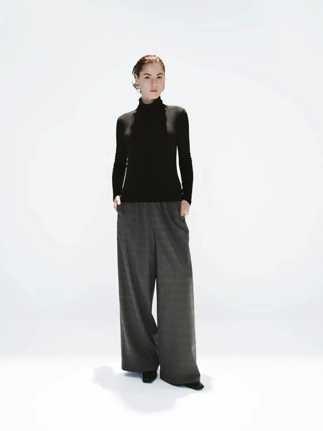 16221-minimalist-black-soft-knit-high-neck-long-sleeve-top-5.webp Minimalist Black Soft Knit High Neck Long Sleeve Top