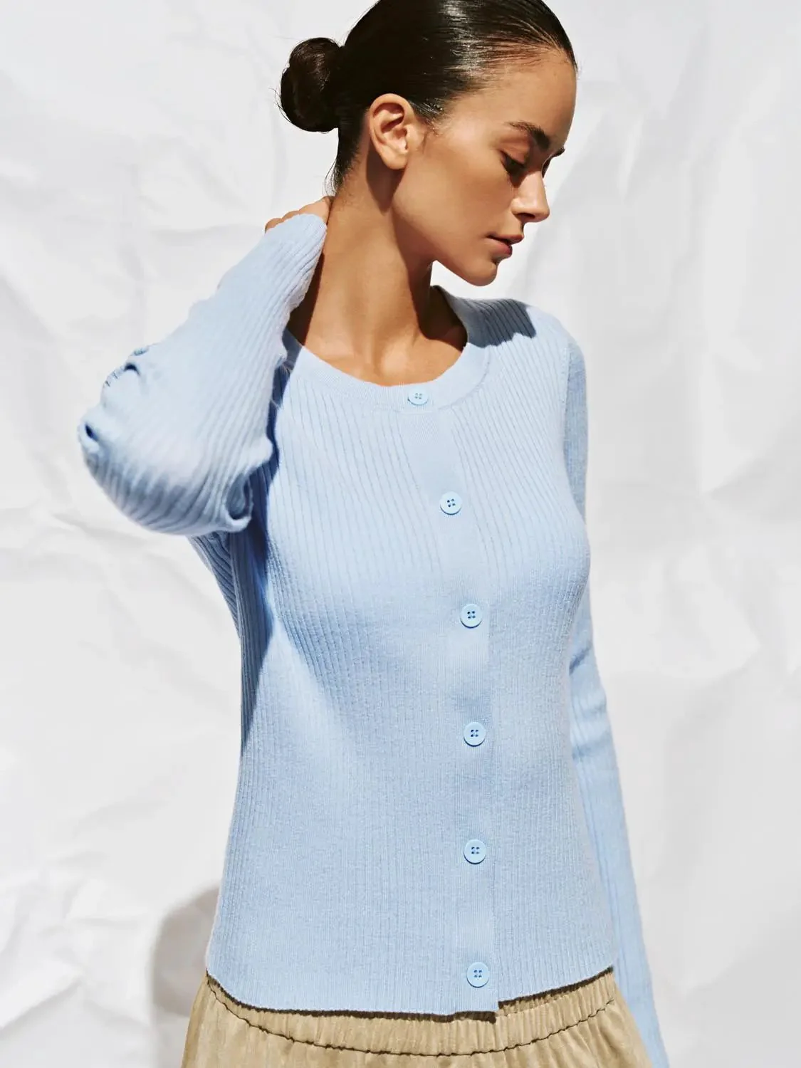 16280-crew-neck-button-up-knitted-cardigan-10.webp Crew Neck Button Up Knitted Cardigan