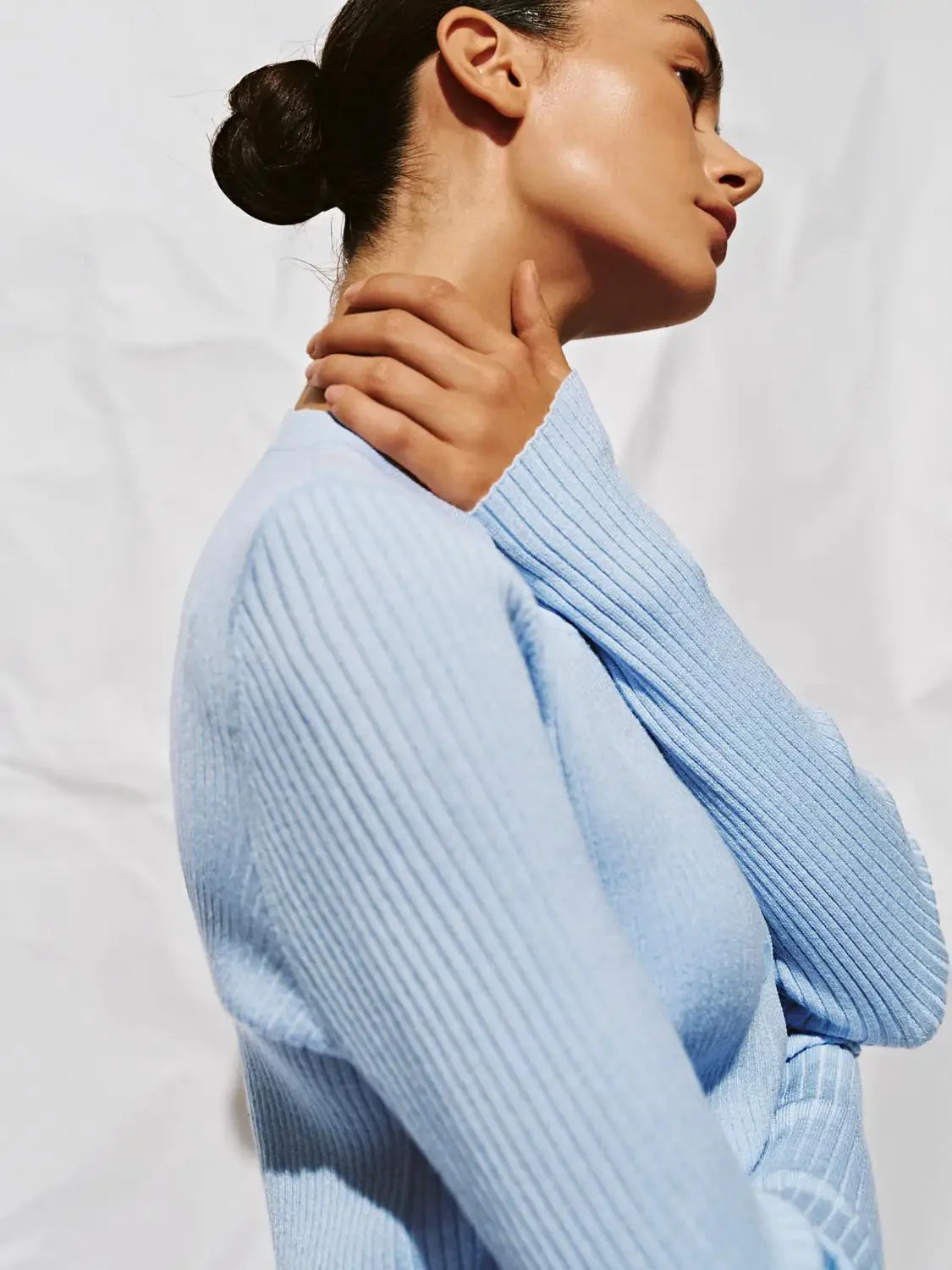 16280-crew-neck-button-up-knitted-cardigan-11.webp Crew Neck Button Up Knitted Cardigan